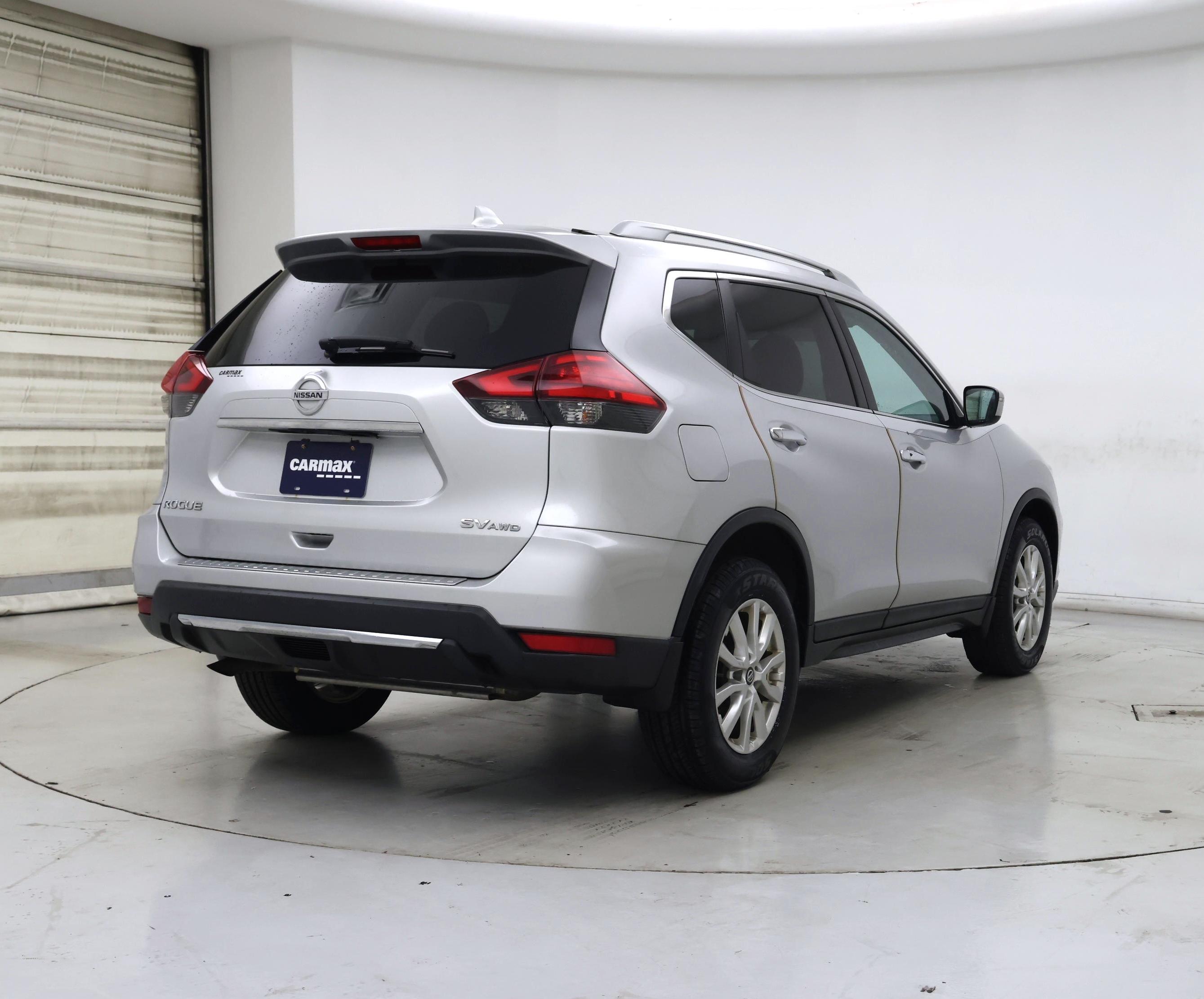 Thumbnail: 2017 Nissan Rogue - 8