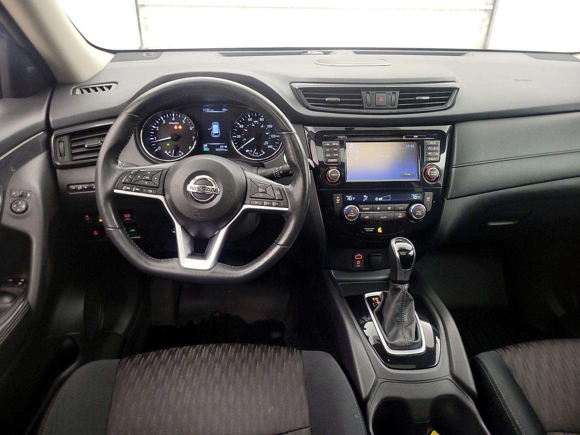 Thumbnail: 2017 Nissan Rogue - 10