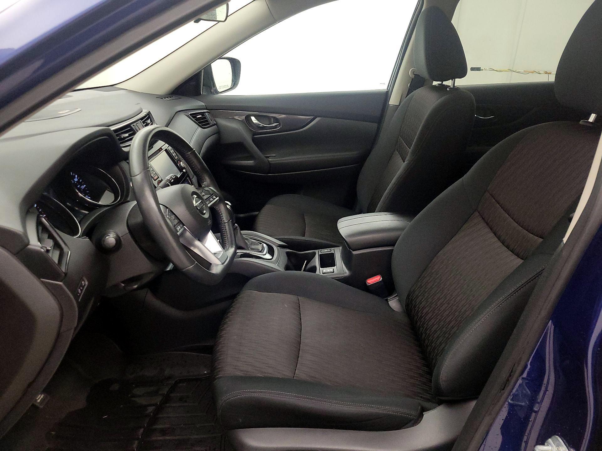 Thumbnail: 2017 Nissan Rogue - 11