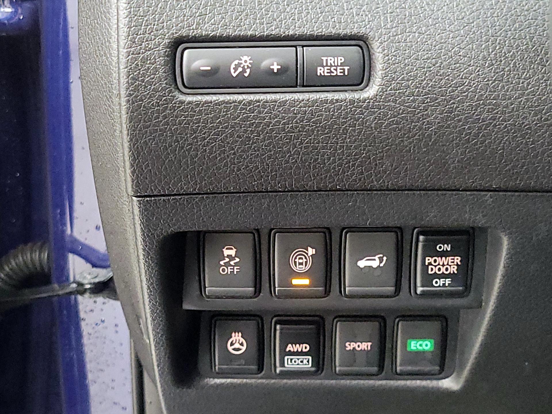 Thumbnail: 2017 Nissan Rogue - 13