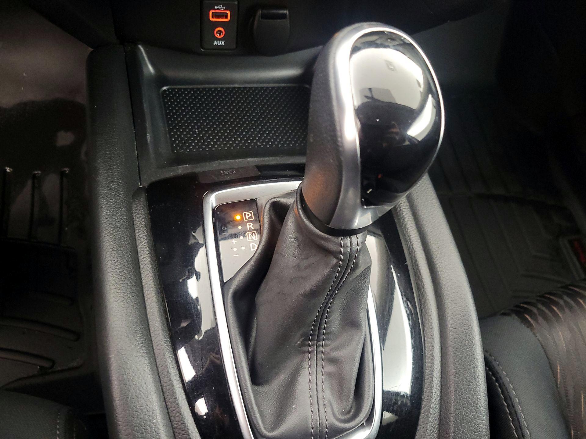 Thumbnail: 2017 Nissan Rogue - 17