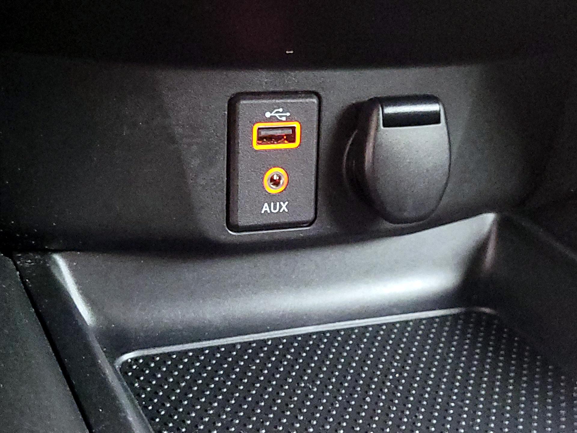 Thumbnail: 2017 Nissan Rogue - 18