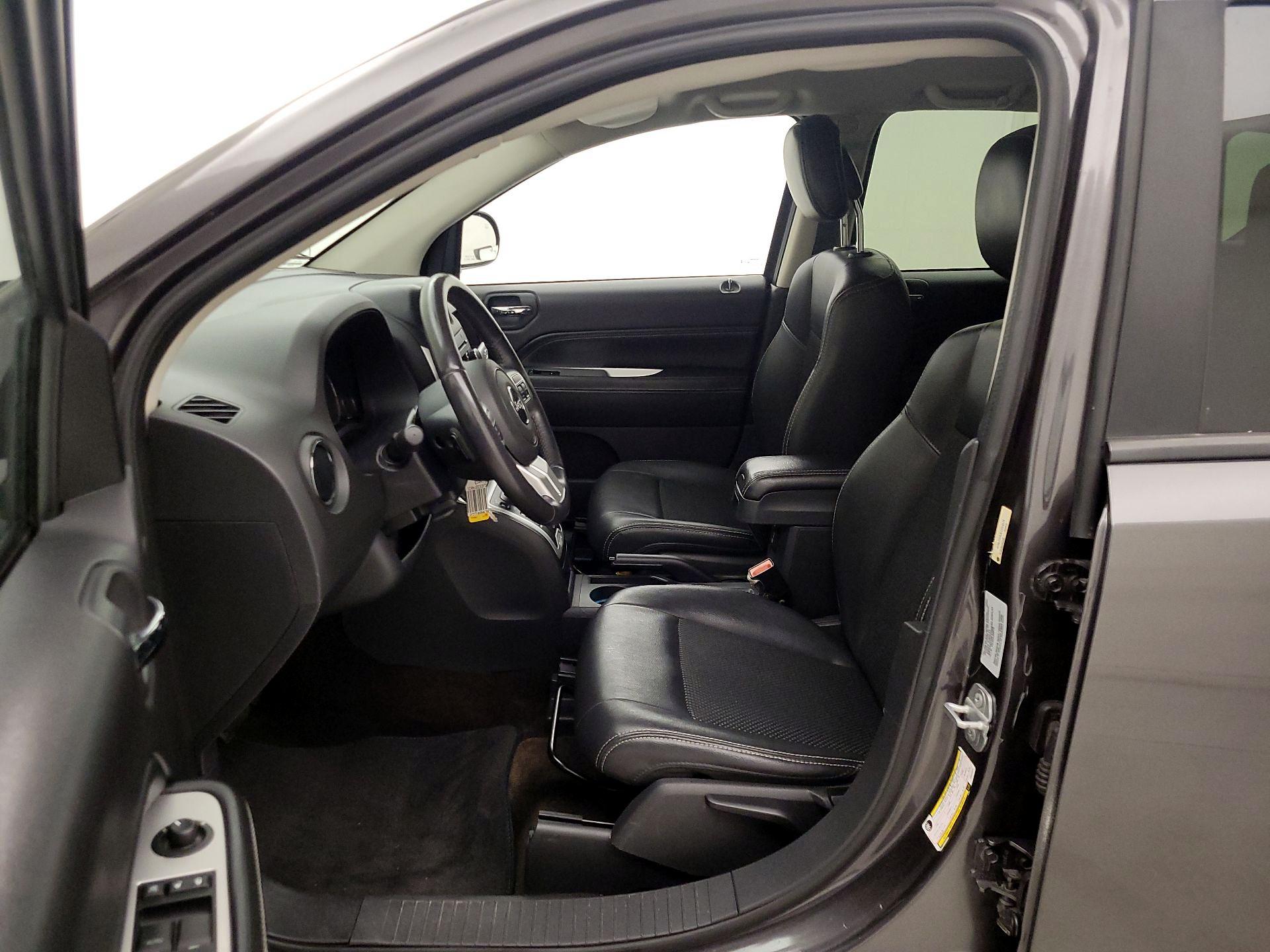 Thumbnail: 2015 Jeep Compass - 11