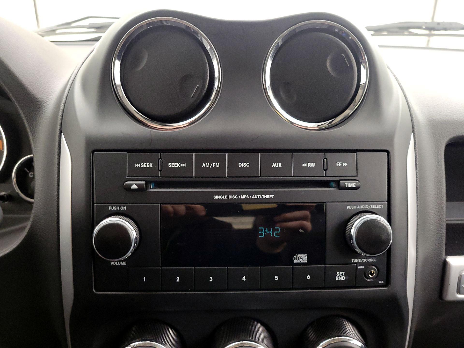 Thumbnail: 2015 Jeep Compass - 13