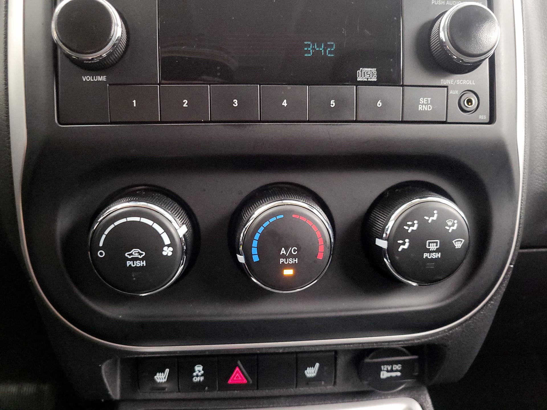 Thumbnail: 2015 Jeep Compass - 14