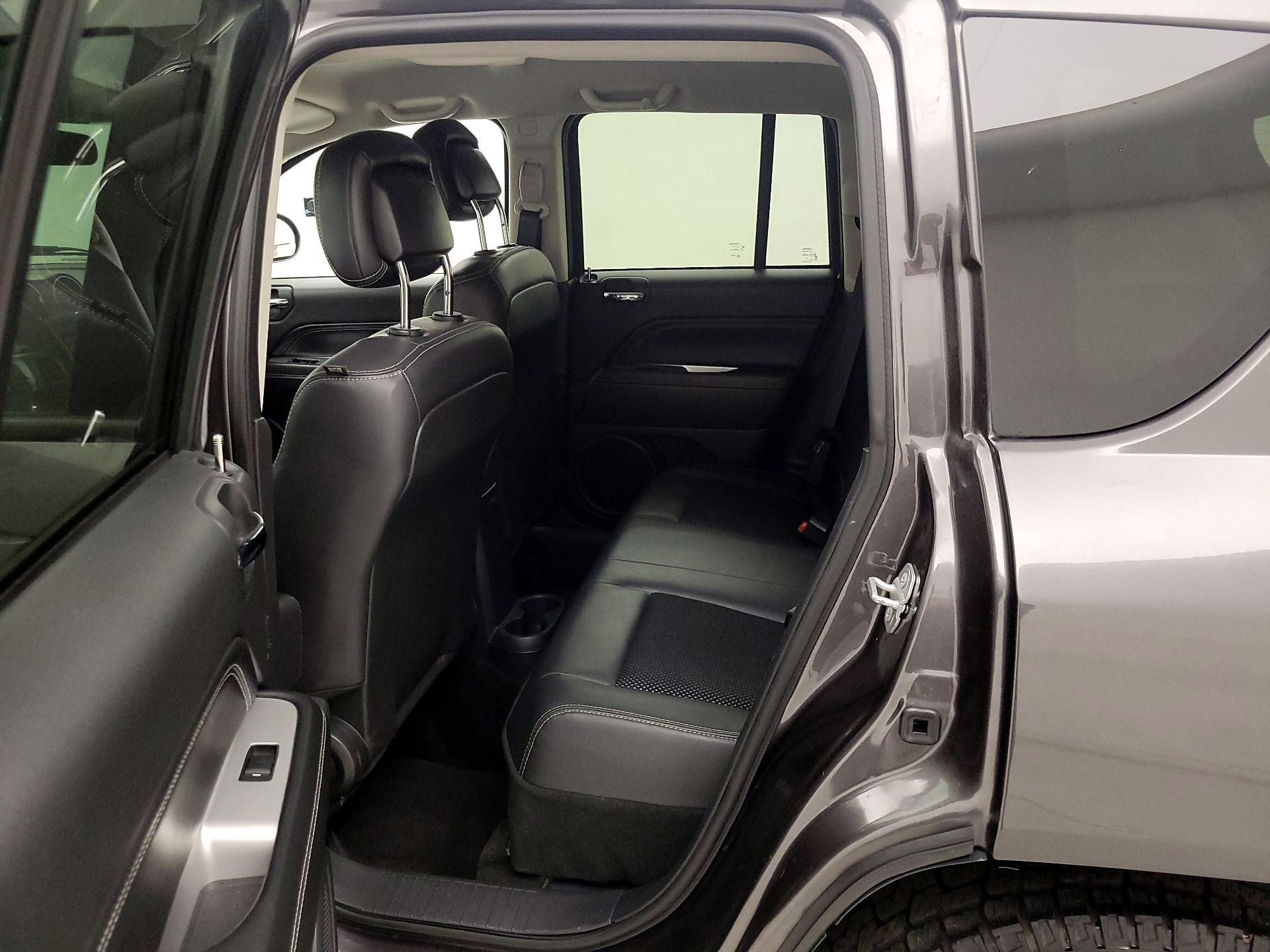 Thumbnail: 2015 Jeep Compass - 17