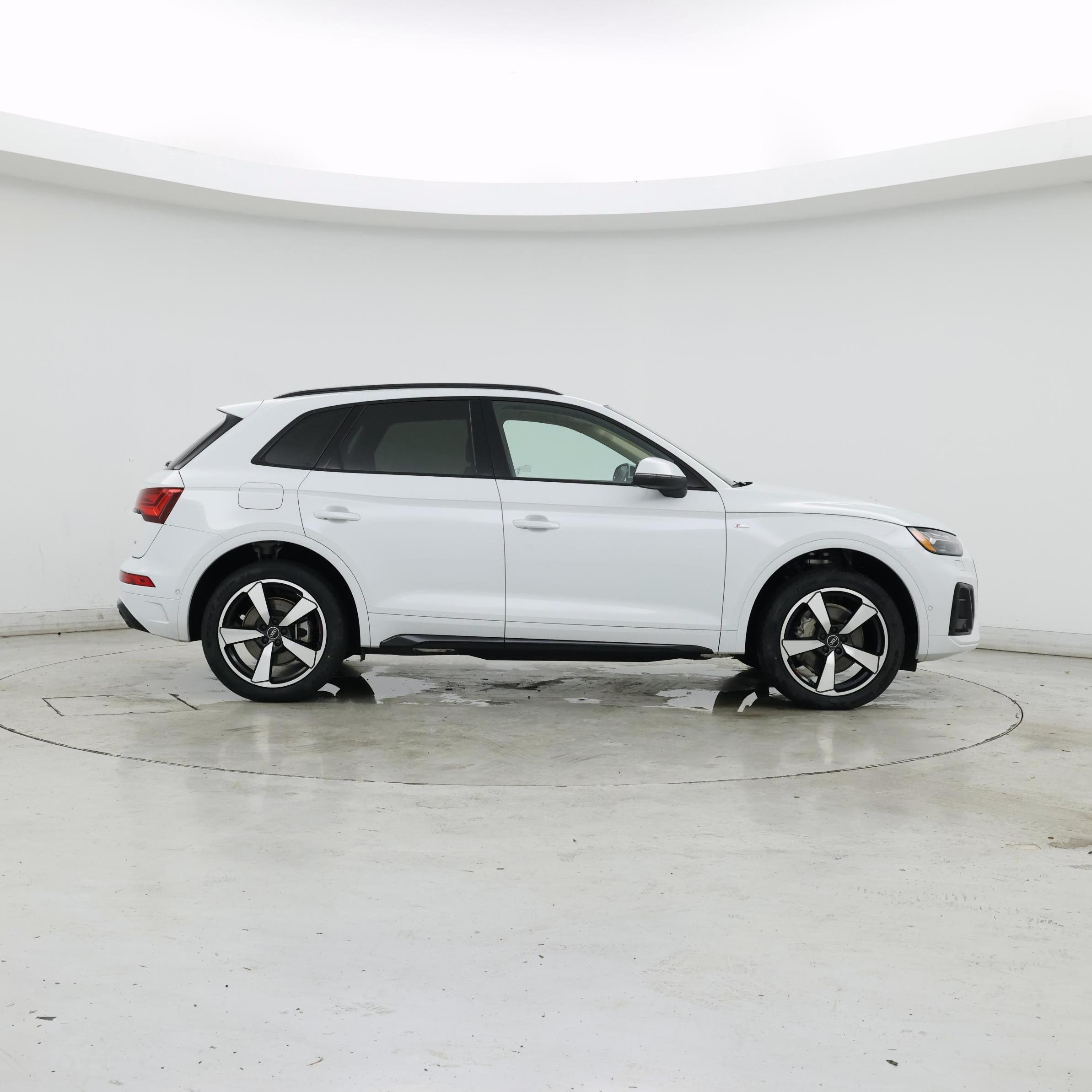 Thumbnail: 2023 Audi Q5 - 7