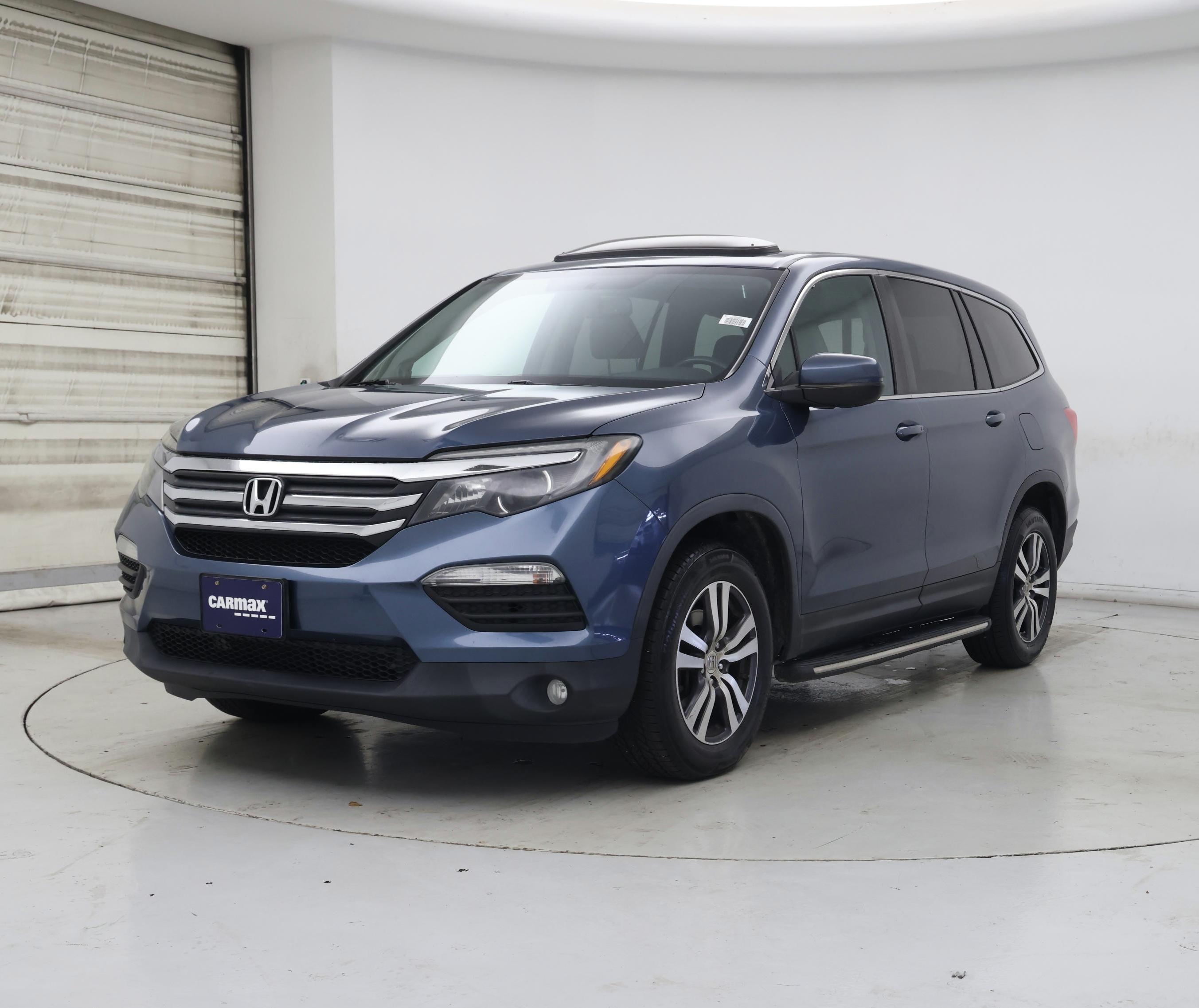 Thumbnail: 2017 Honda Pilot - 4