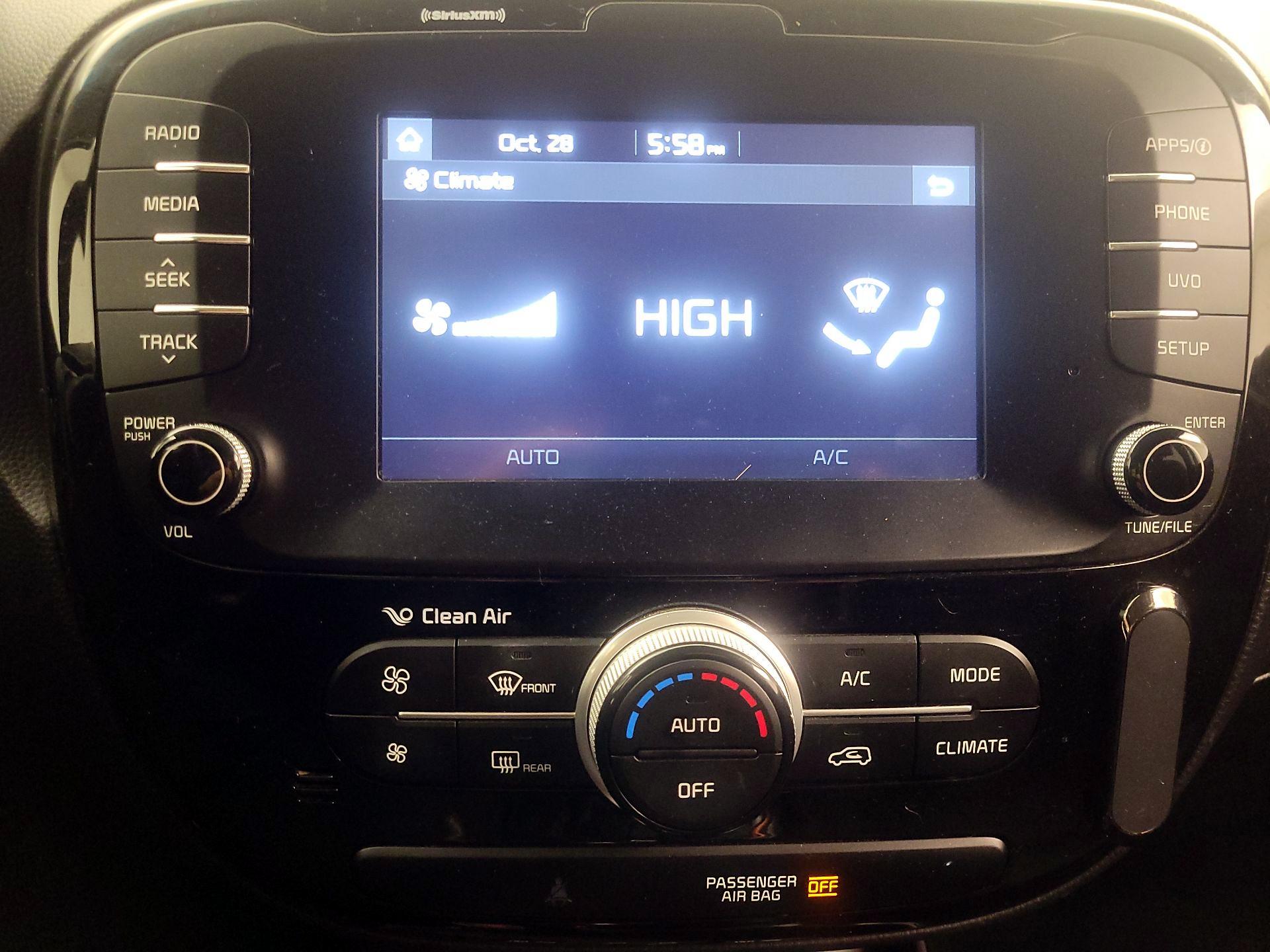 Thumbnail: 2018 Kia Soul - 16