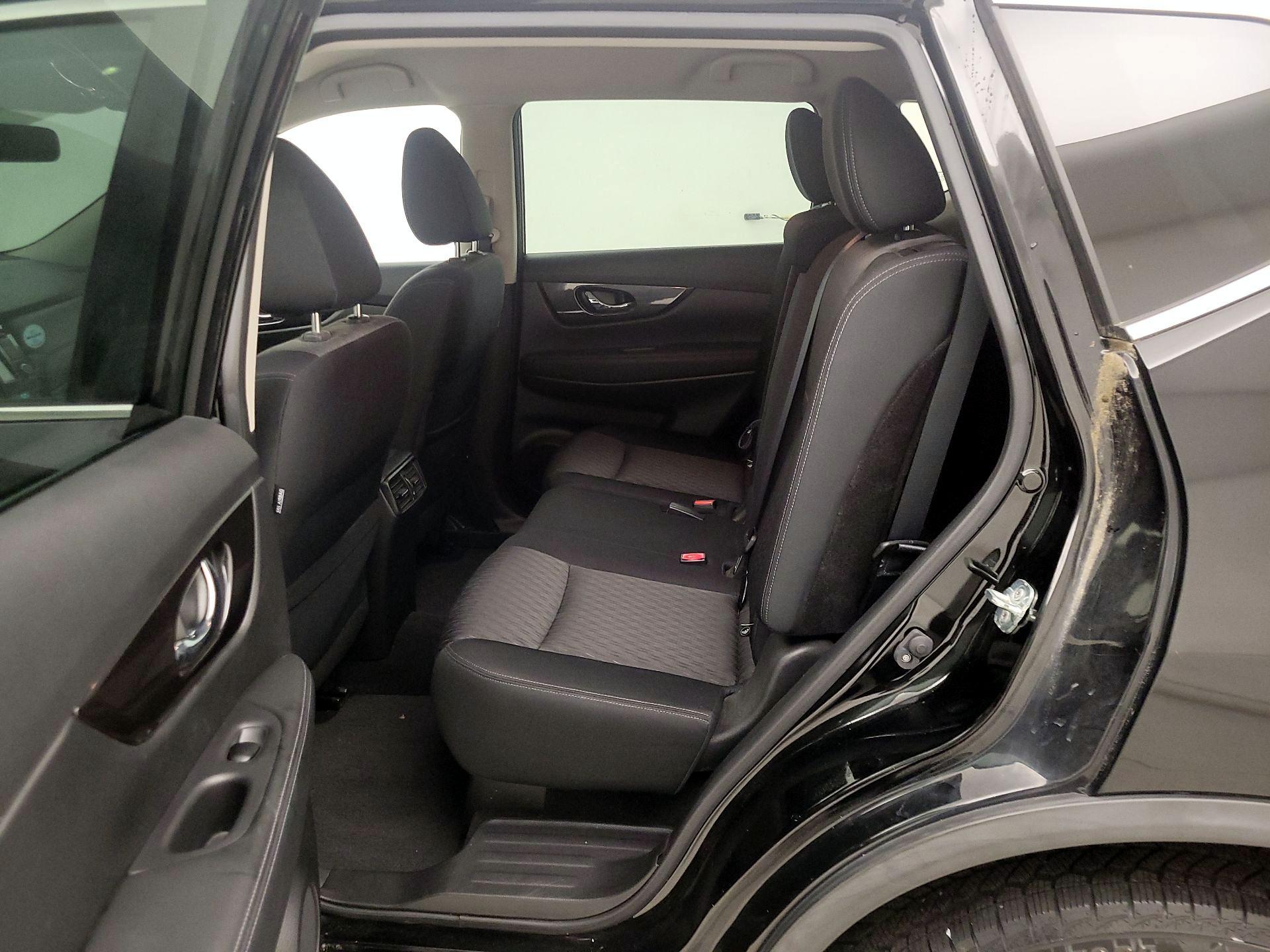 Thumbnail: 2018 Nissan Rogue - 19