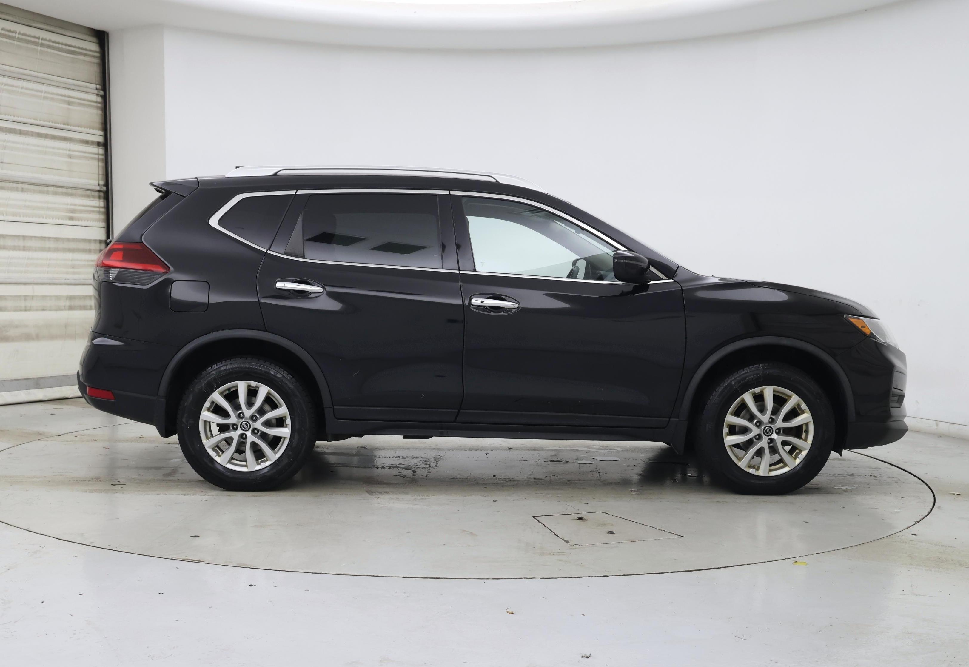 Thumbnail: 2018 Nissan Rogue - 7