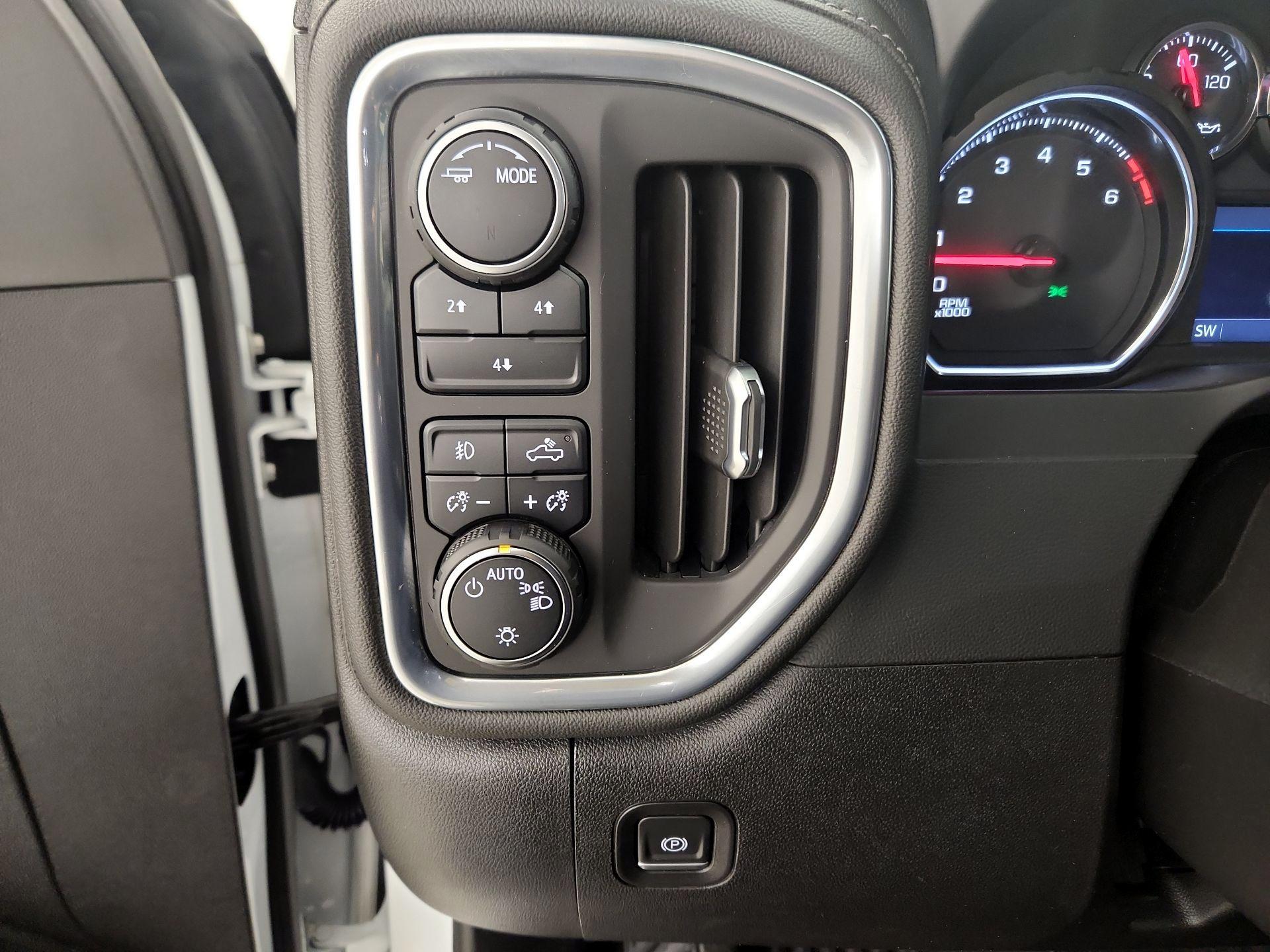 Thumbnail: 2022 Chevrolet Silverado 2500 - 13