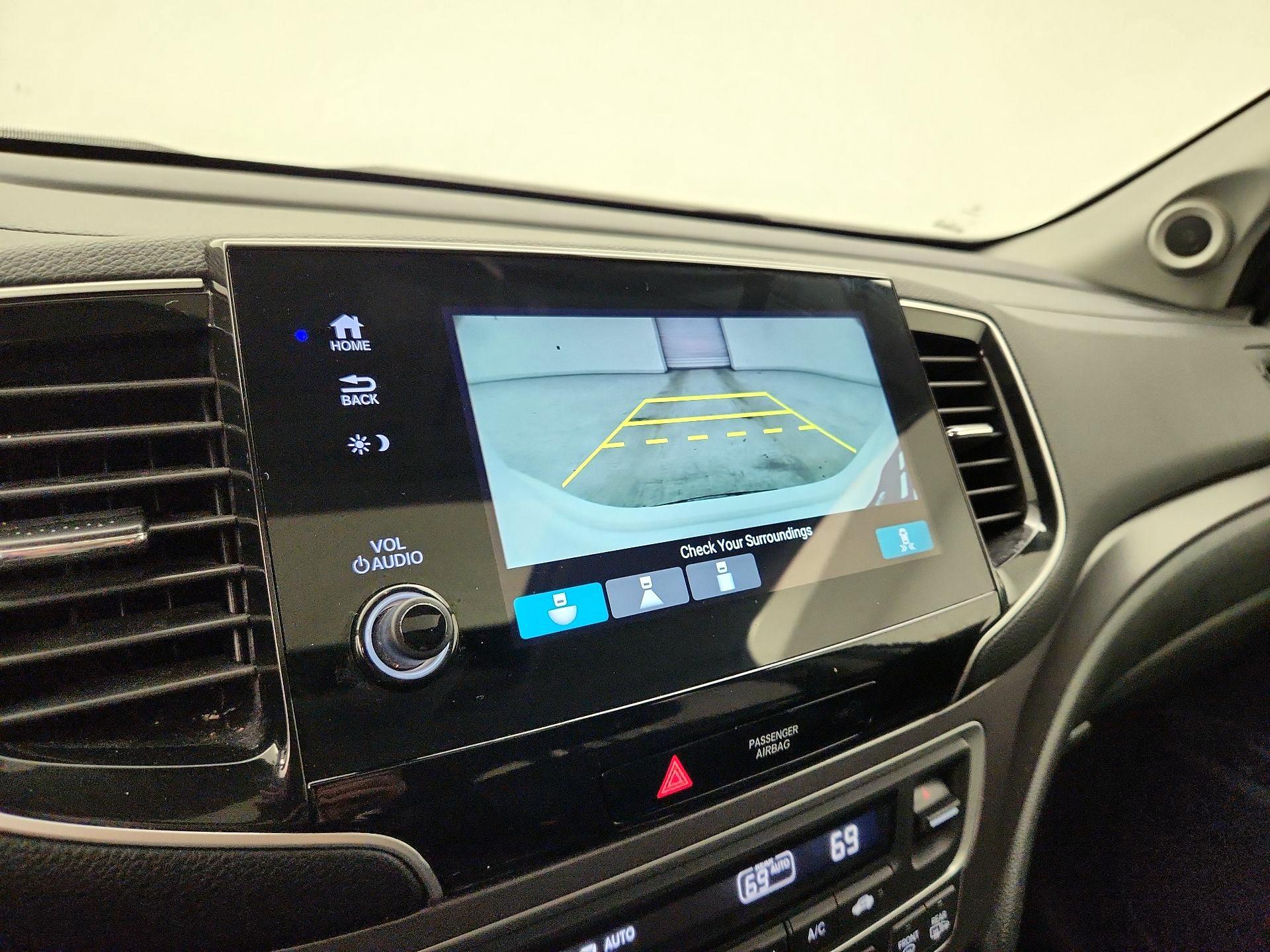 Thumbnail: 2020 Honda Pilot - 14