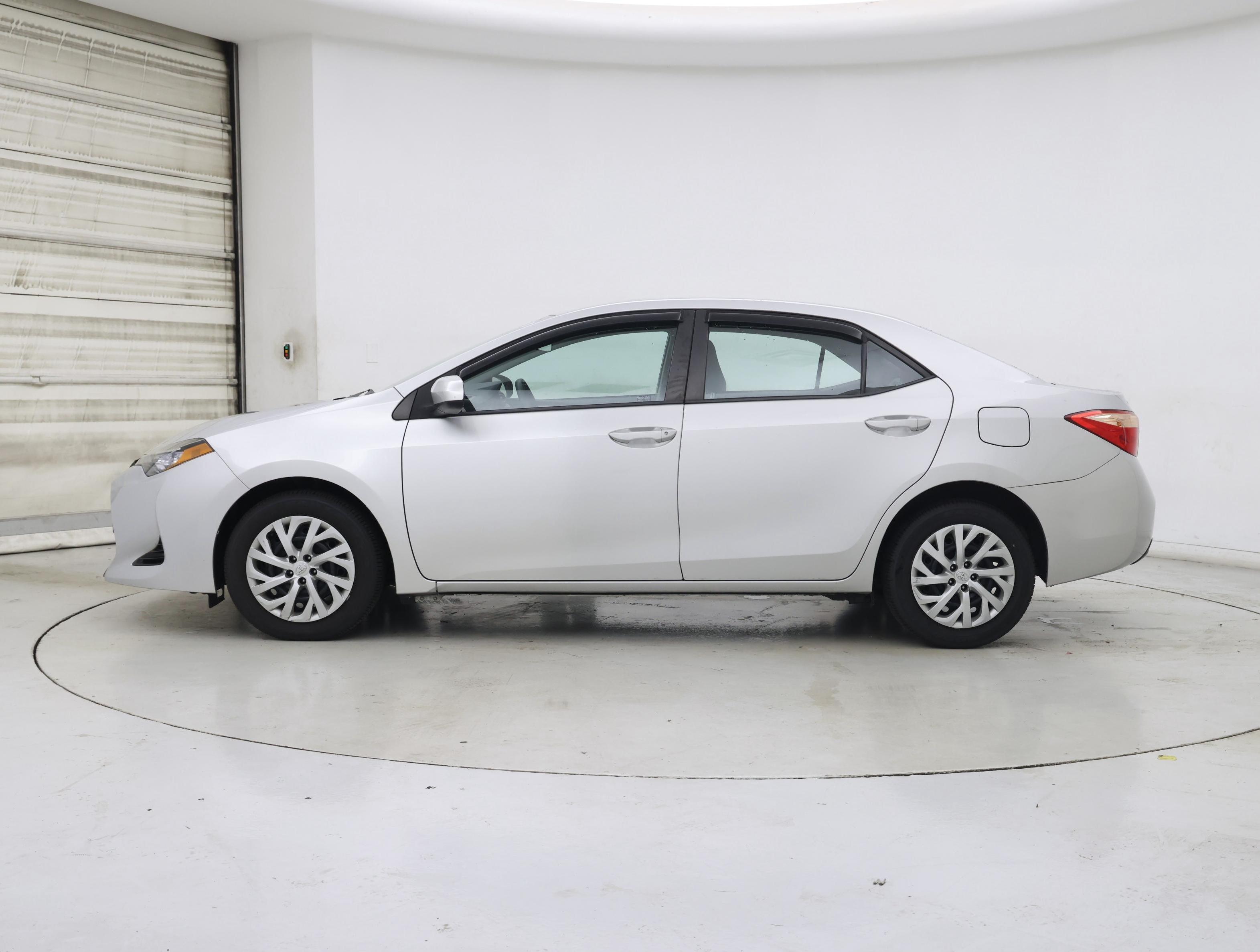 Thumbnail: 2017 Toyota Corolla - 3