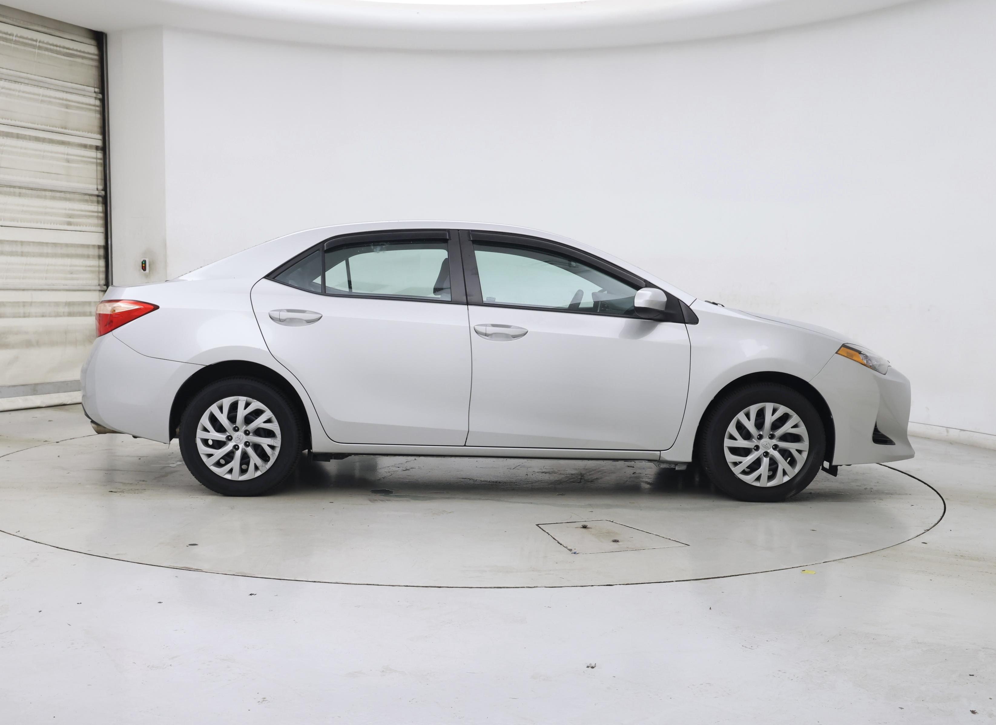 Thumbnail: 2017 Toyota Corolla - 7