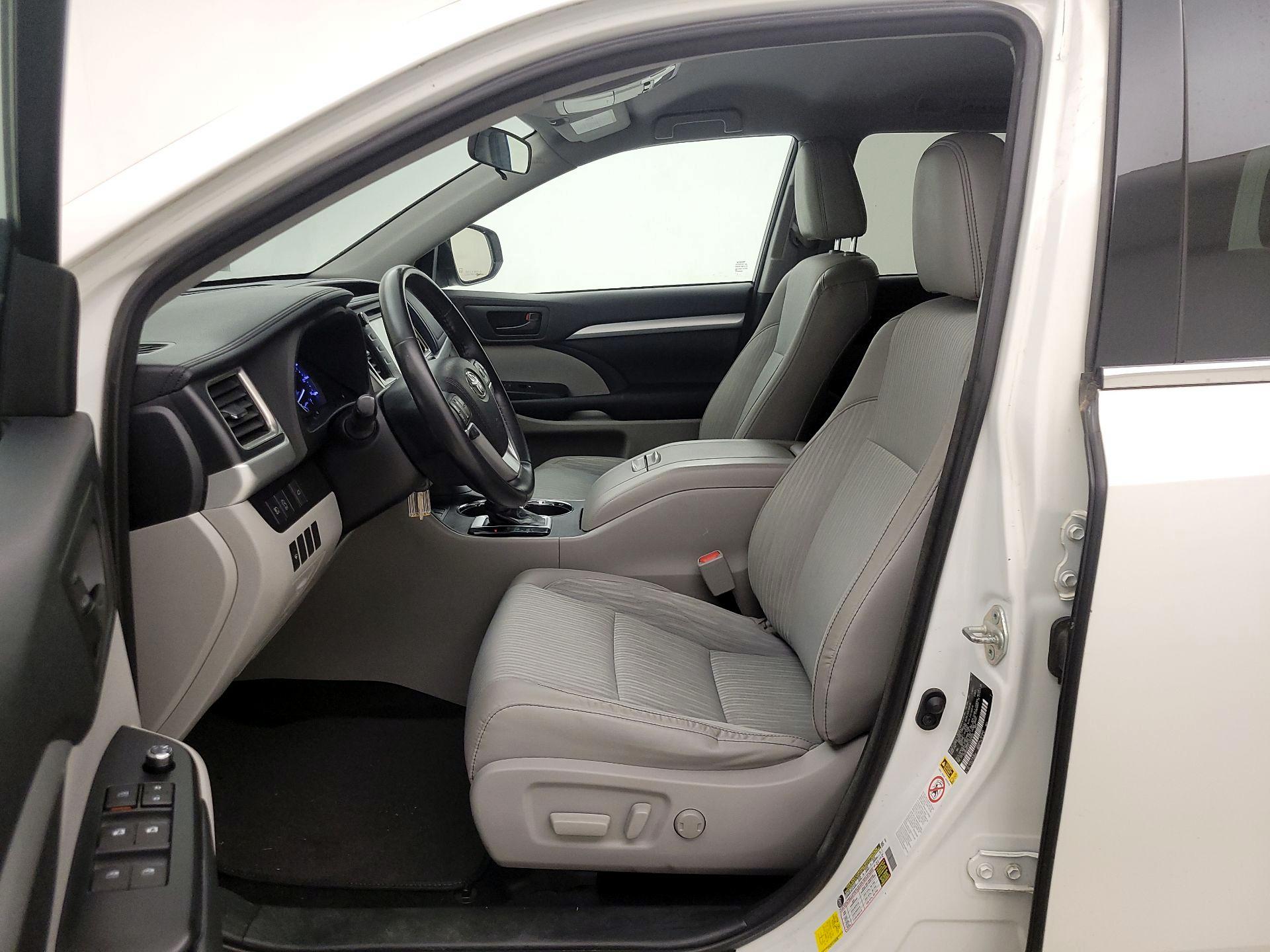 Thumbnail: 2018 Toyota Highlander - 11