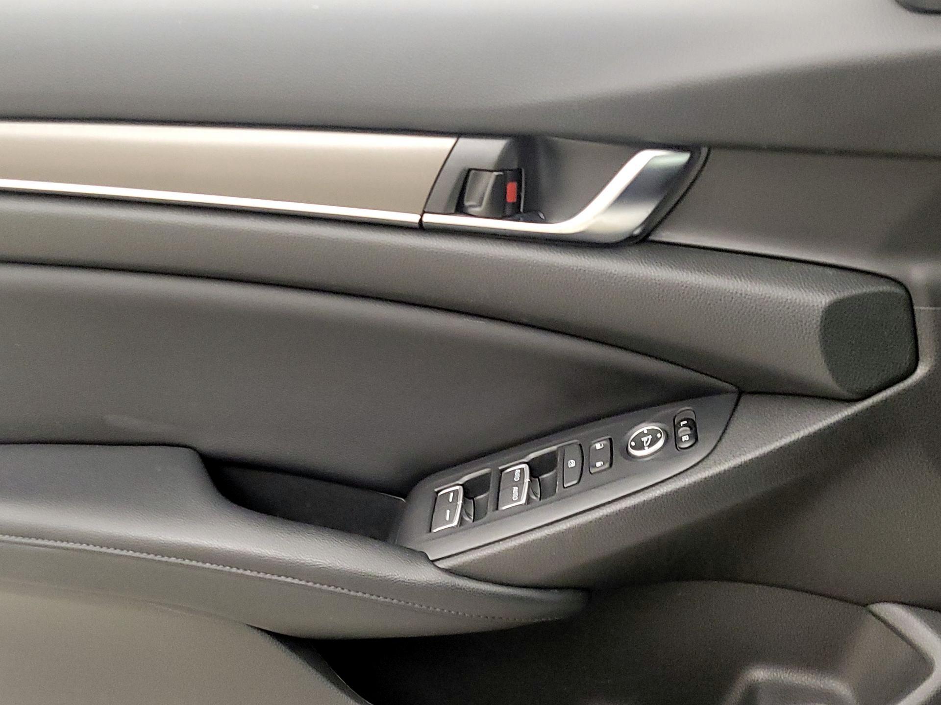 Thumbnail: 2018 Honda Accord - 12