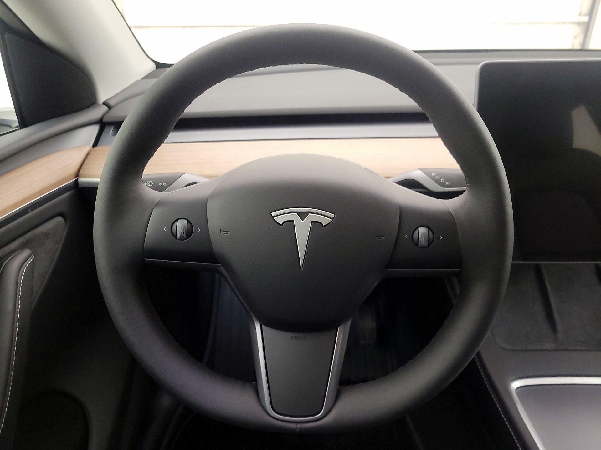 Thumbnail: 2025 Tesla Model Y - 10