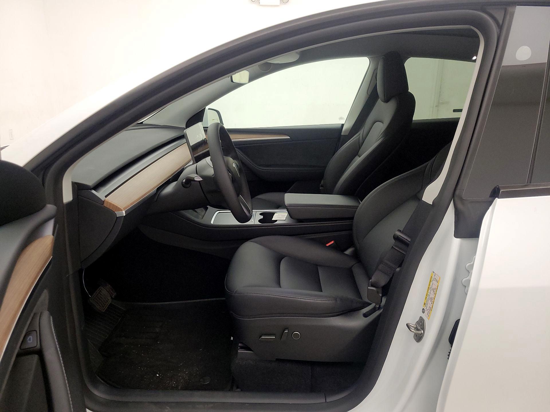 Thumbnail: 2025 Tesla Model Y - 11