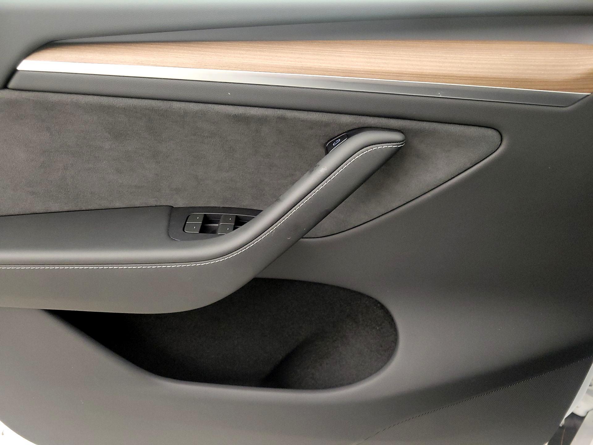 Thumbnail: 2025 Tesla Model Y - 12