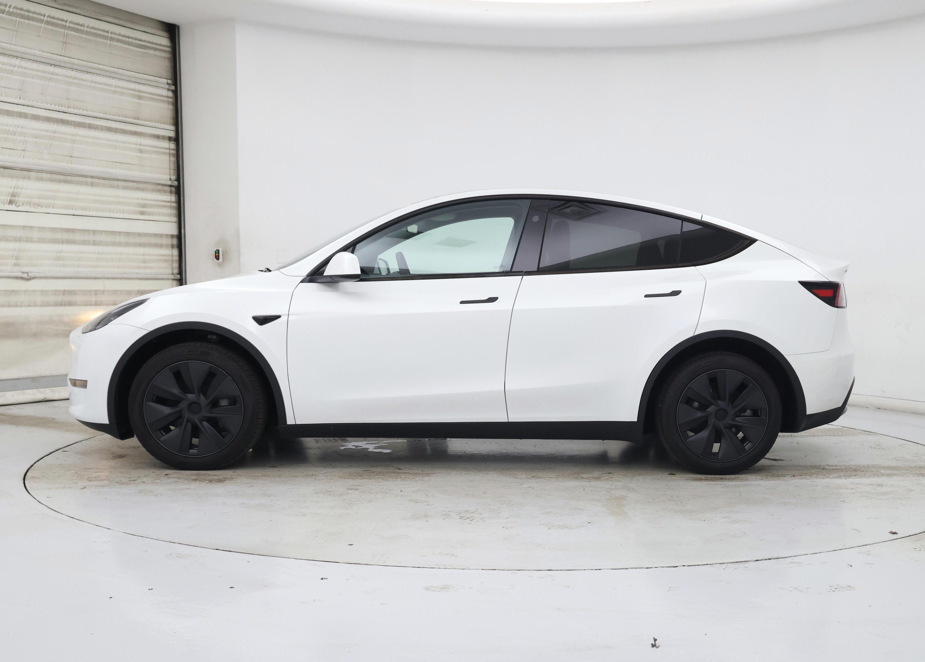 Thumbnail: 2025 Tesla Model Y - 3