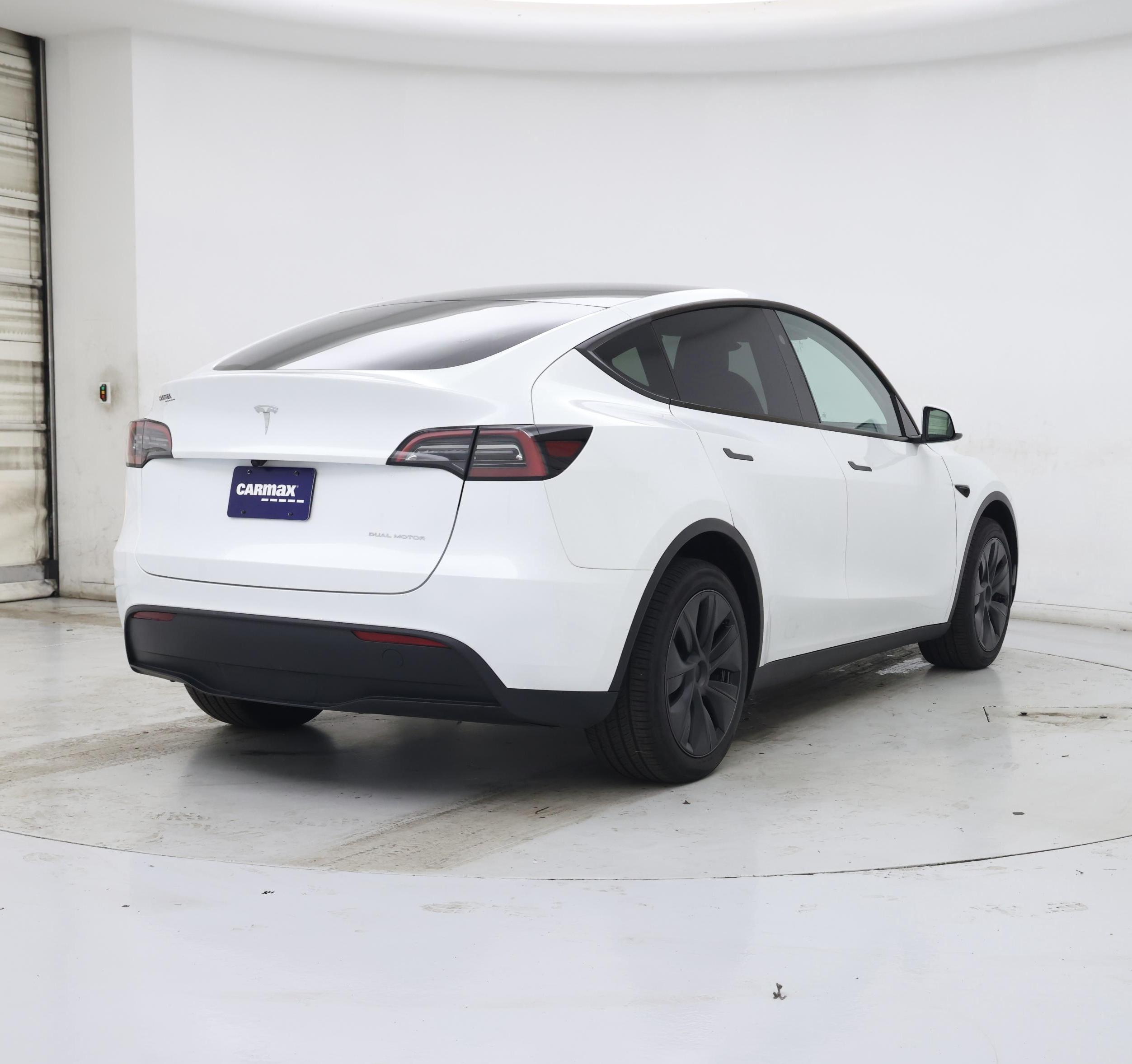 Thumbnail: 2025 Tesla Model Y - 8