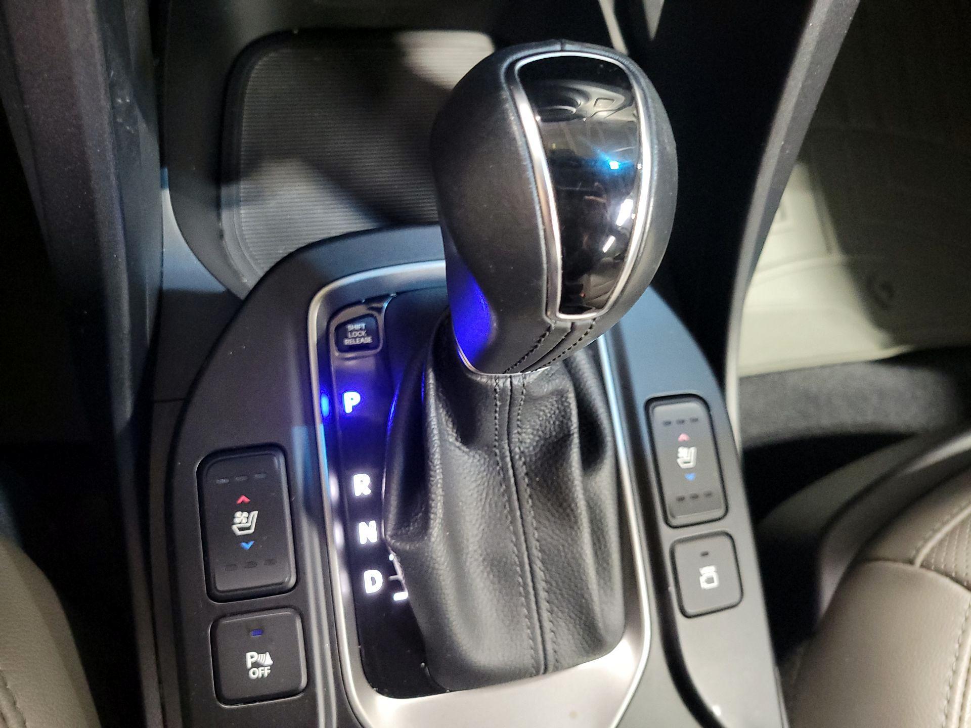 Thumbnail: 2018 Hyundai Santa Fe - 17