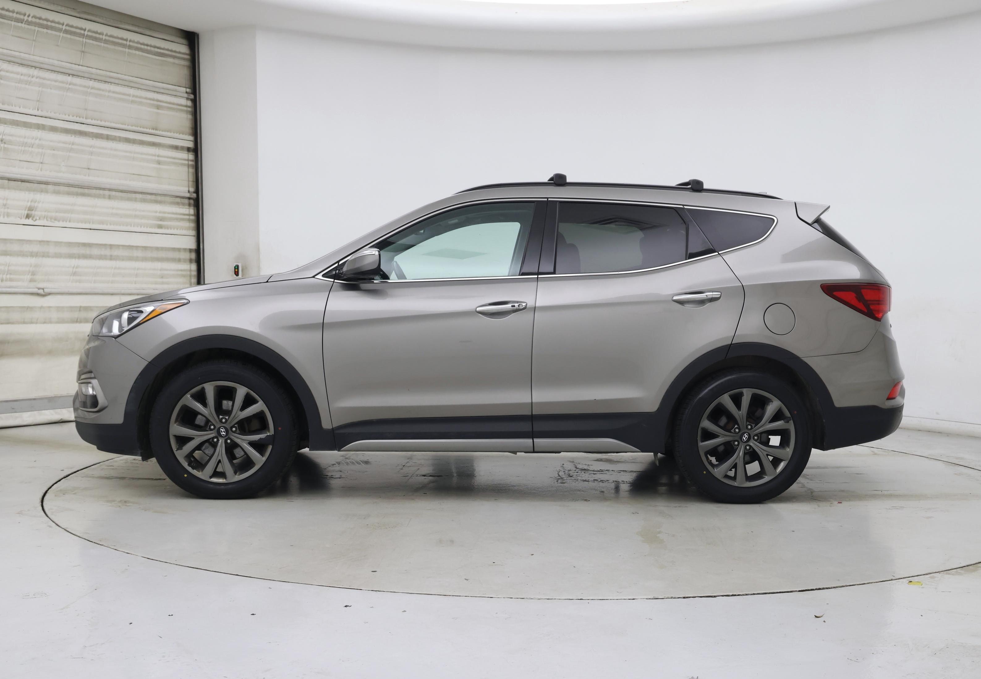 Thumbnail: 2018 Hyundai Santa Fe - 3