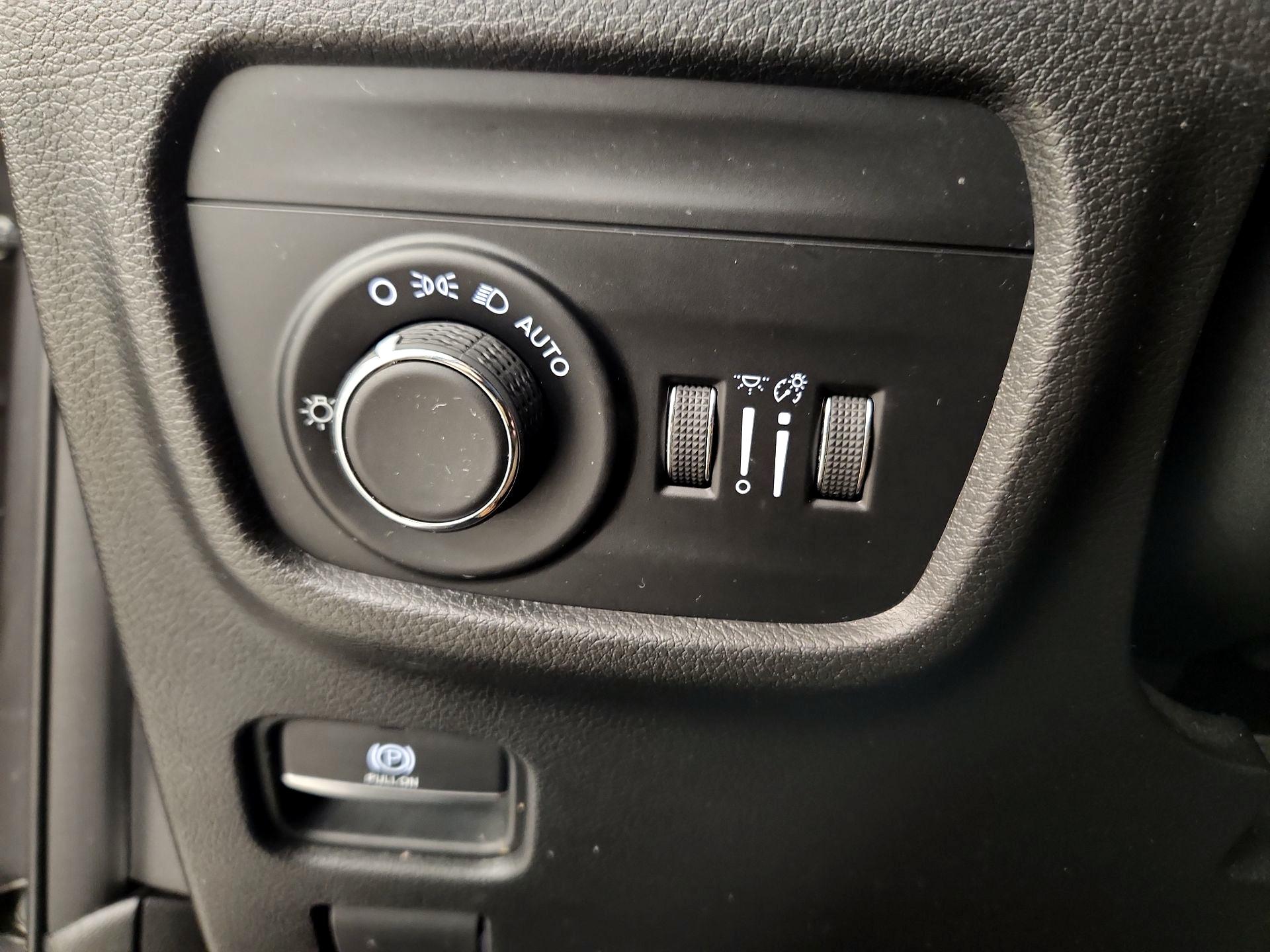 Thumbnail: 2022 Jeep Grand Cherokee - 13