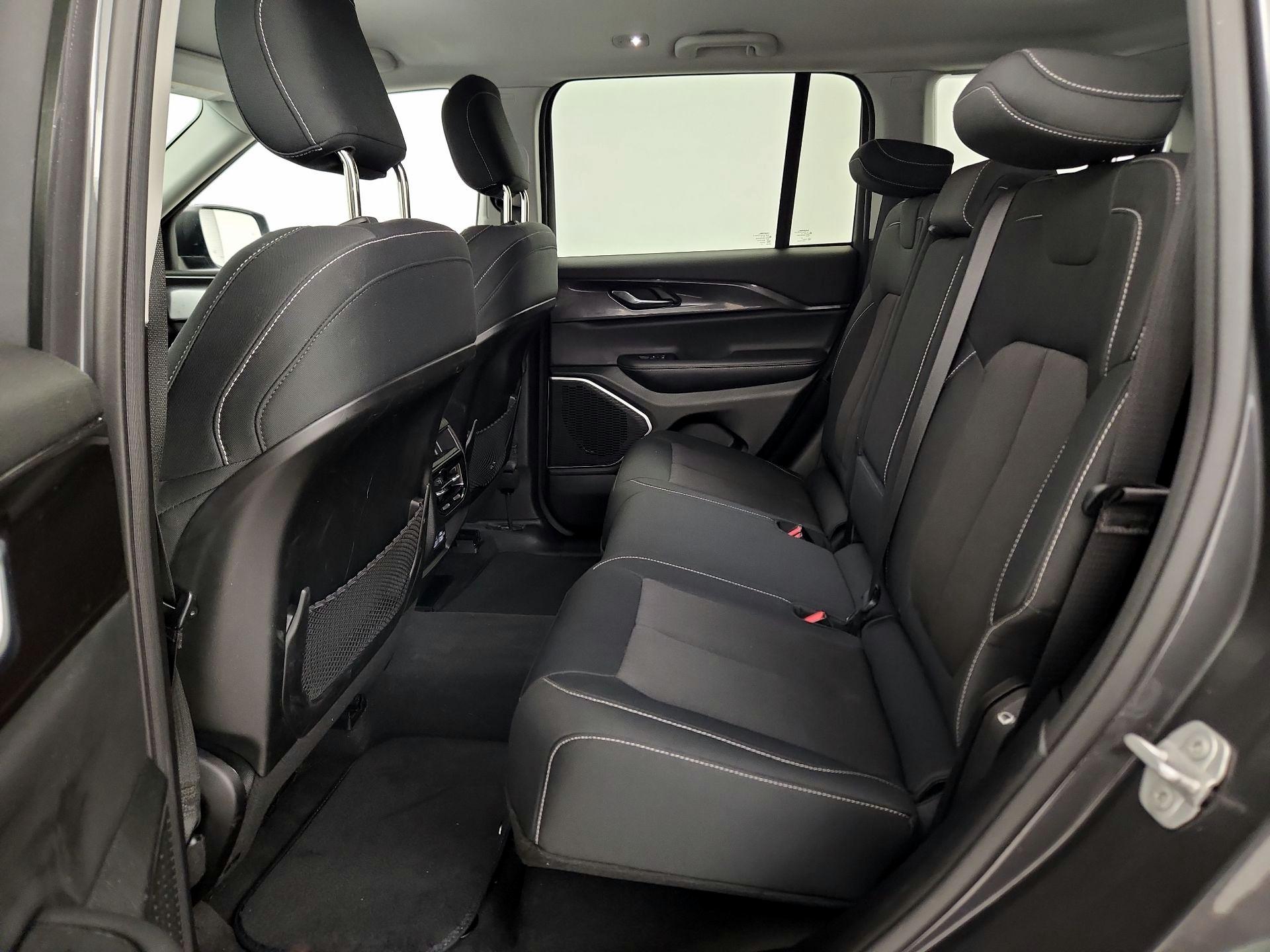 Thumbnail: 2022 Jeep Grand Cherokee - 19