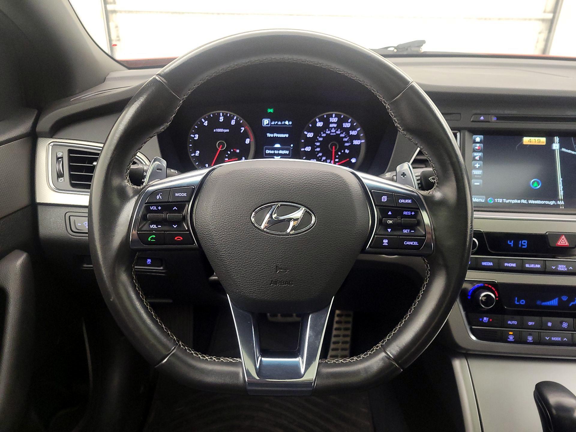 Thumbnail: 2015 Hyundai Sonata - 10