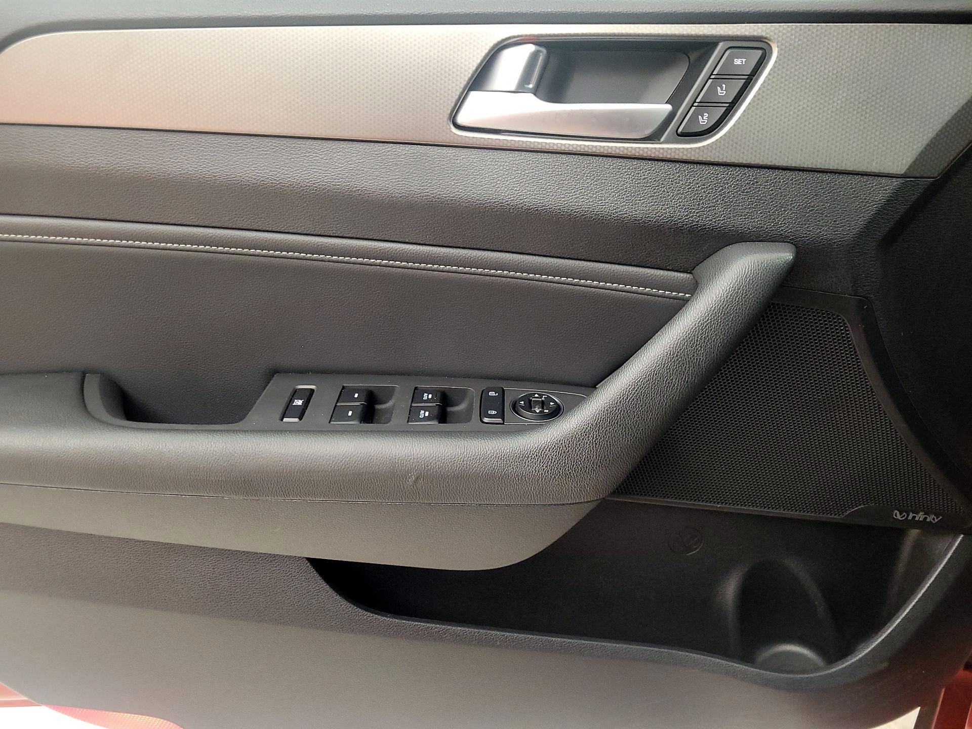 Thumbnail: 2015 Hyundai Sonata - 12