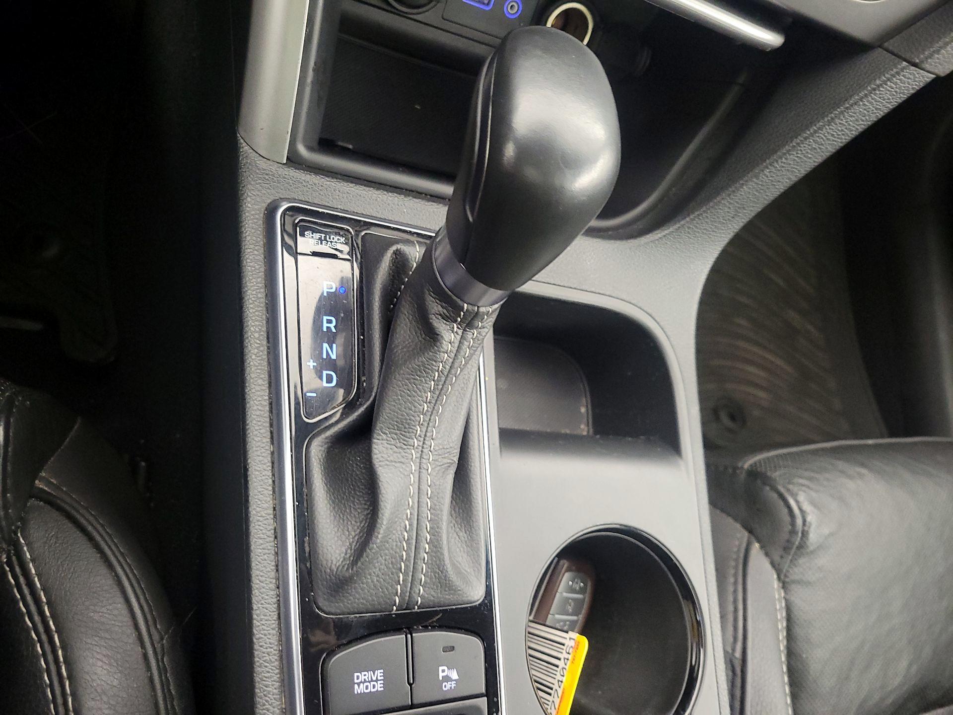 Thumbnail: 2015 Hyundai Sonata - 18