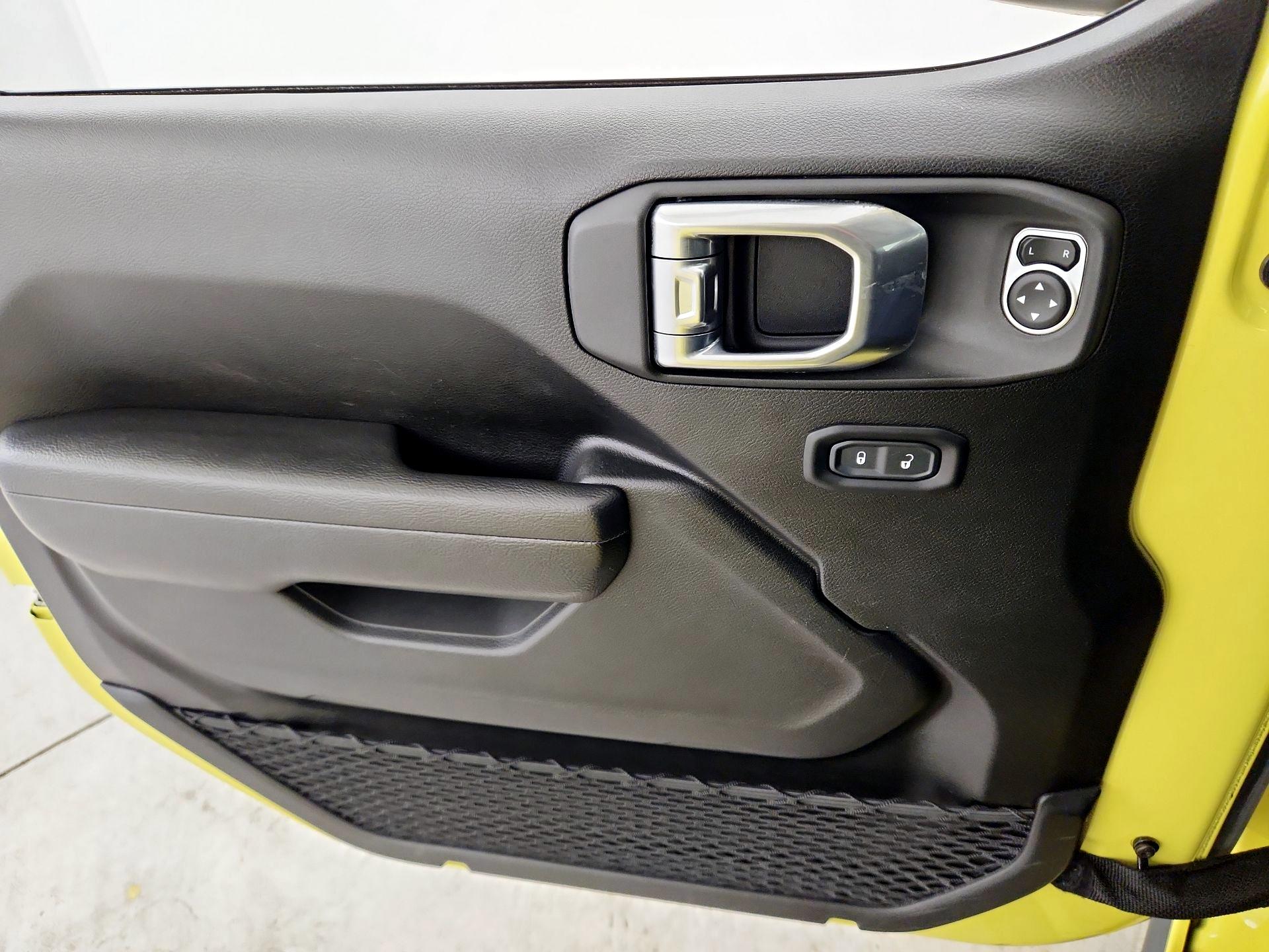 Thumbnail: 2023 Jeep Gladiator - 12