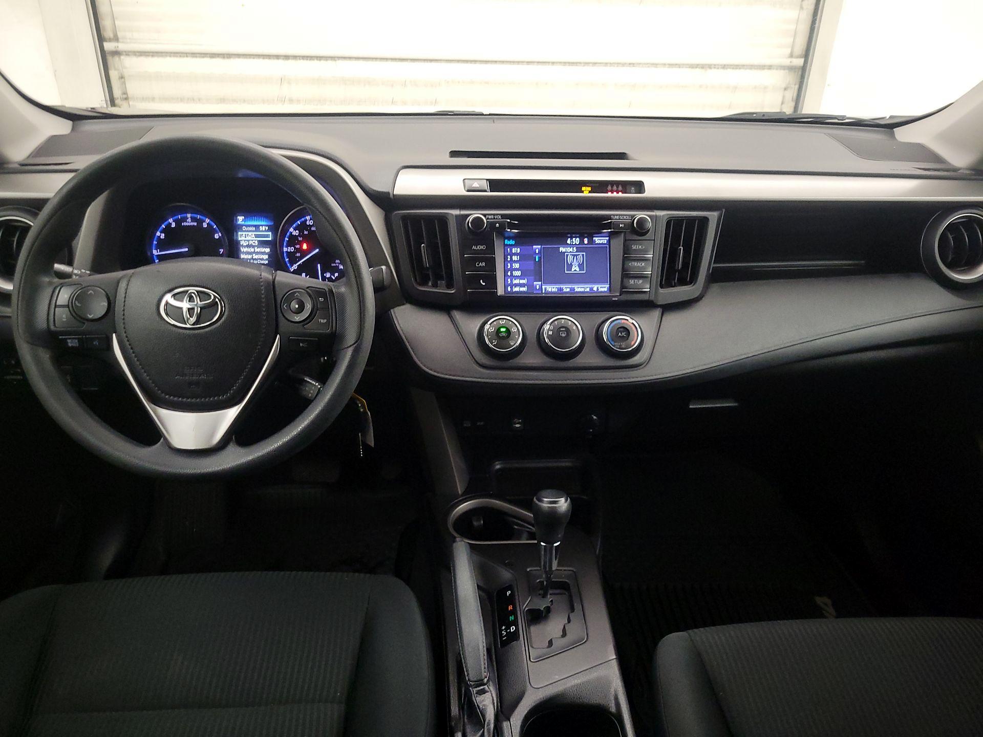 Thumbnail: 2018 Toyota RAV4 - 9