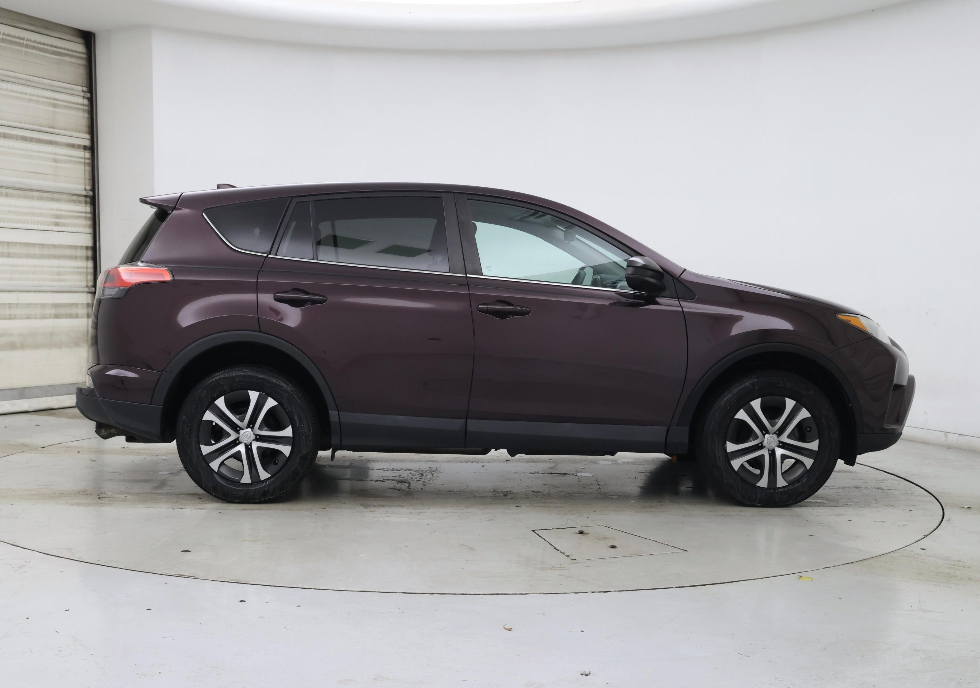 Thumbnail: 2018 Toyota RAV4 - 7