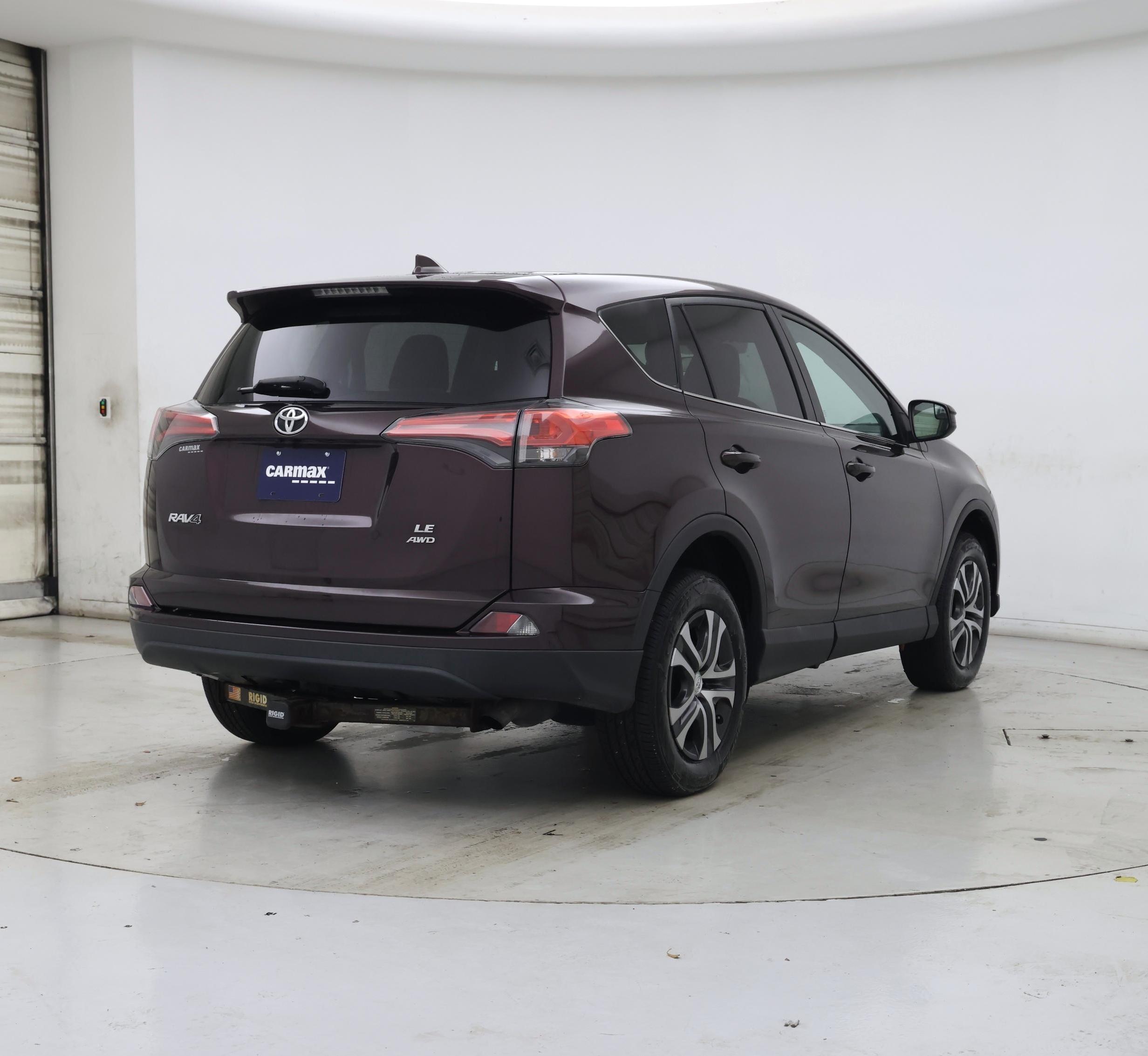 Thumbnail: 2018 Toyota RAV4 - 8