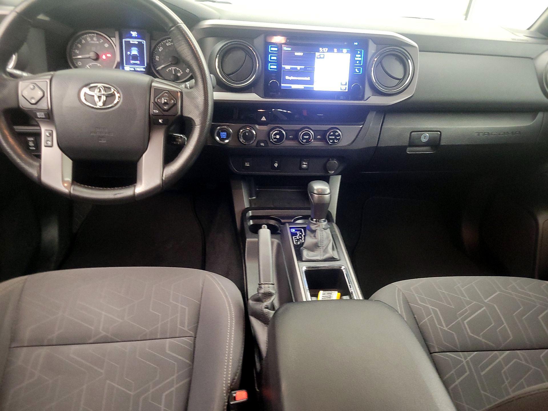 Thumbnail: 2016 Toyota Tacoma - 9