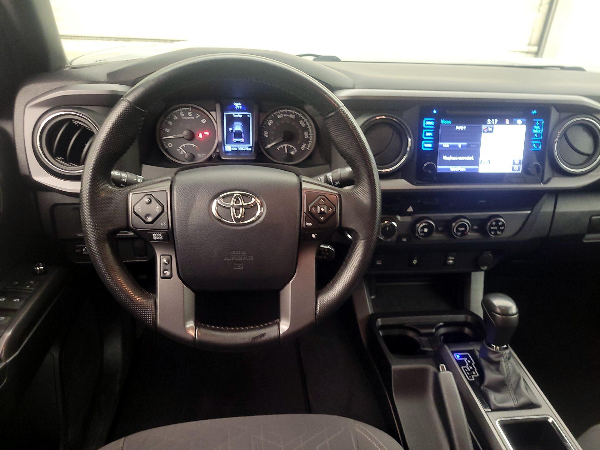 Thumbnail: 2016 Toyota Tacoma - 10