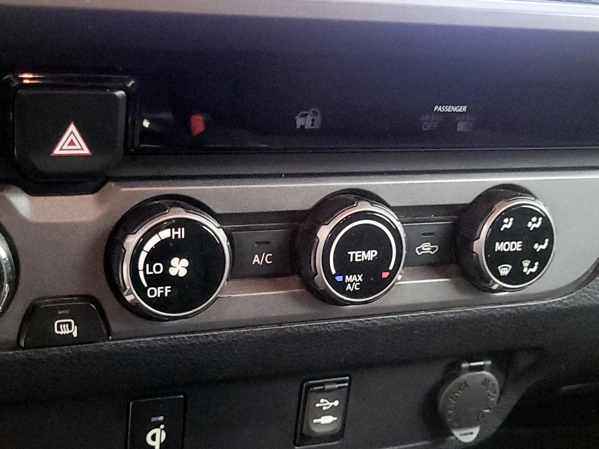 Thumbnail: 2016 Toyota Tacoma - 16