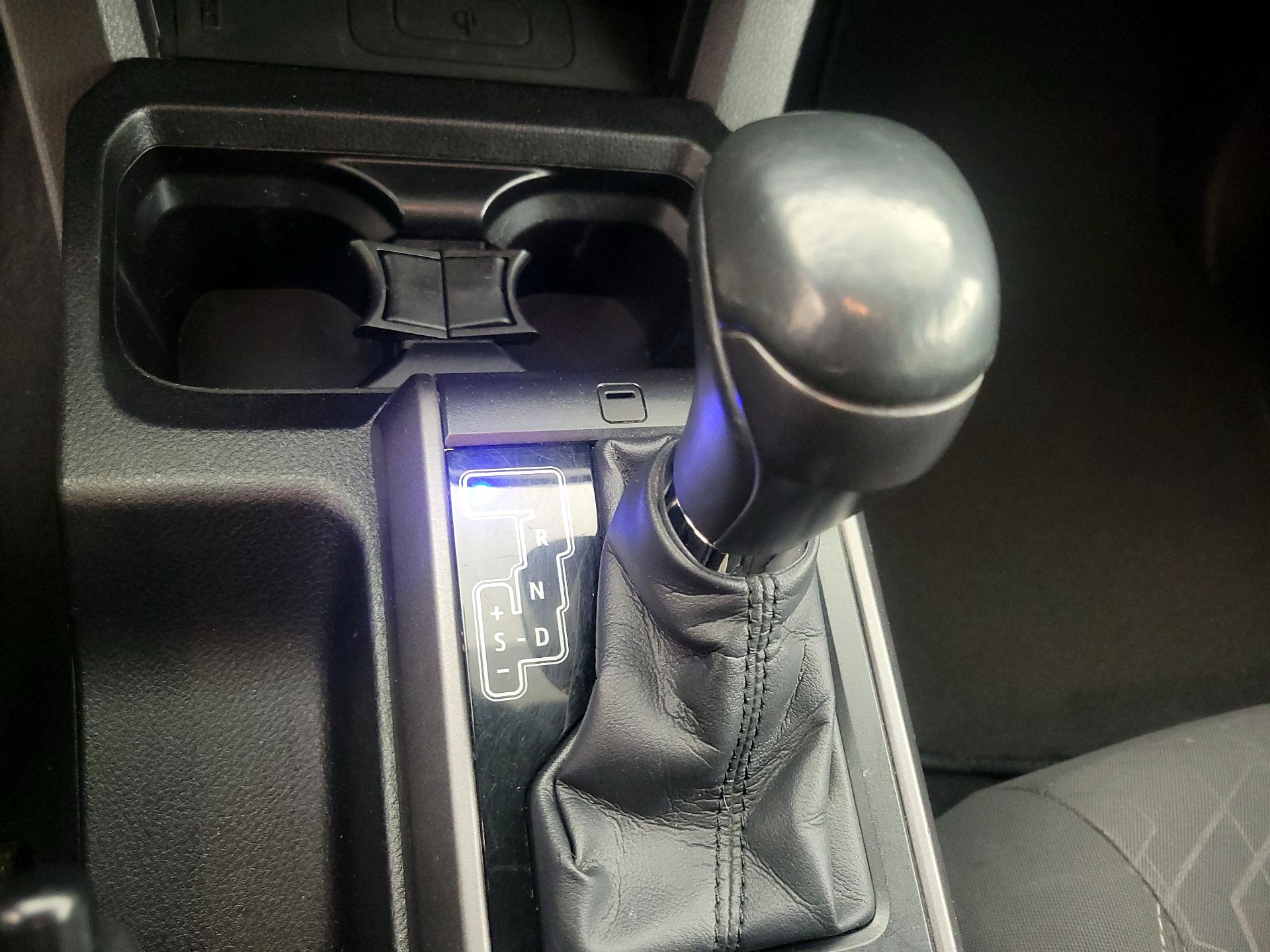 Thumbnail: 2016 Toyota Tacoma - 17