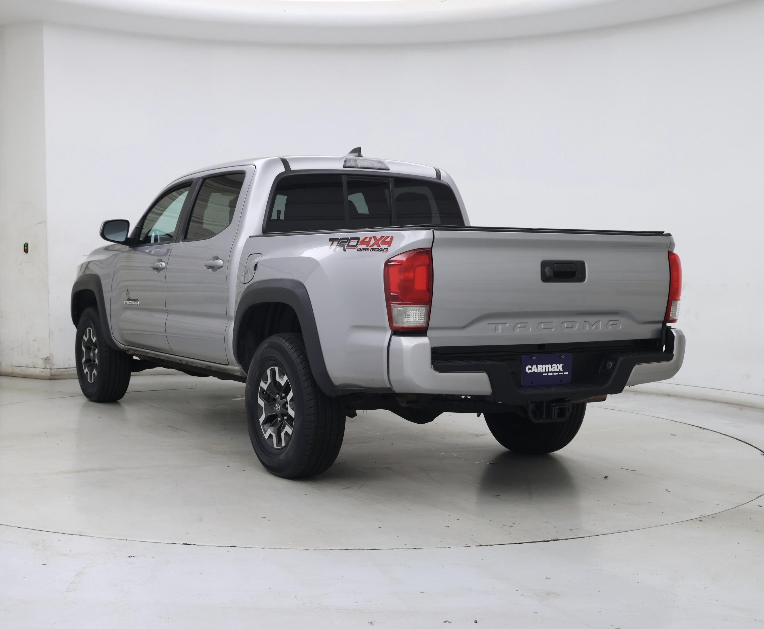 Thumbnail: 2016 Toyota Tacoma - 2