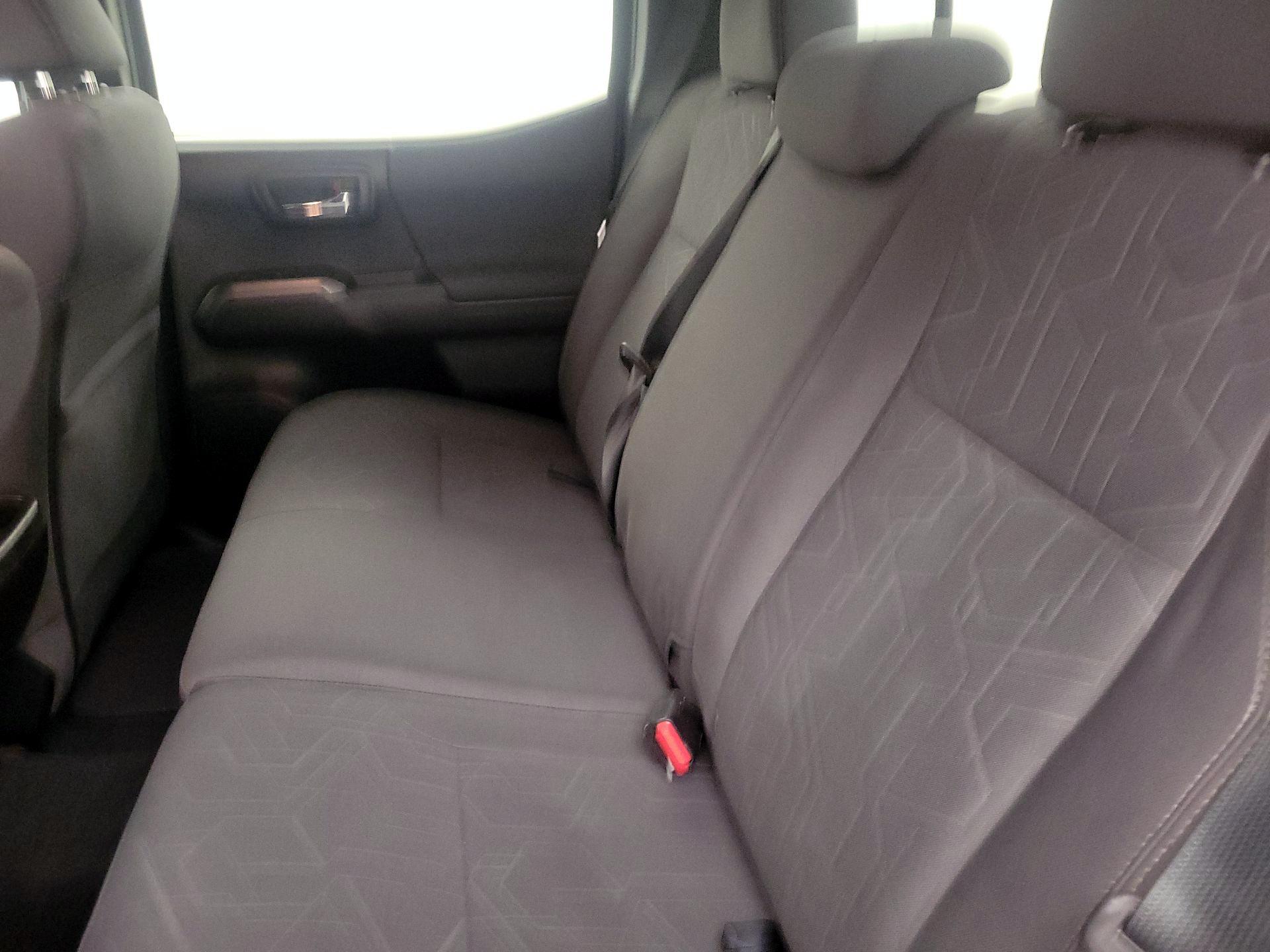 Thumbnail: 2016 Toyota Tacoma - 19