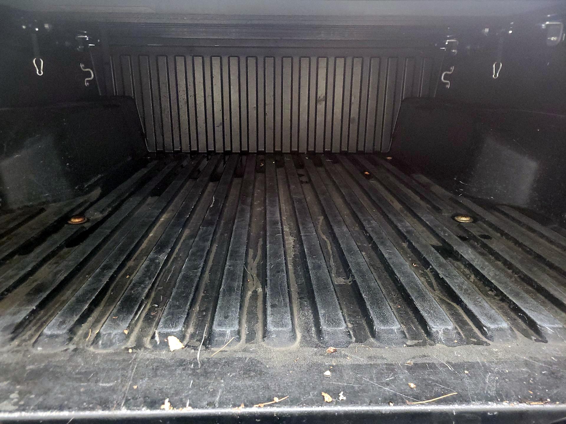 Thumbnail: 2016 Toyota Tacoma - 20