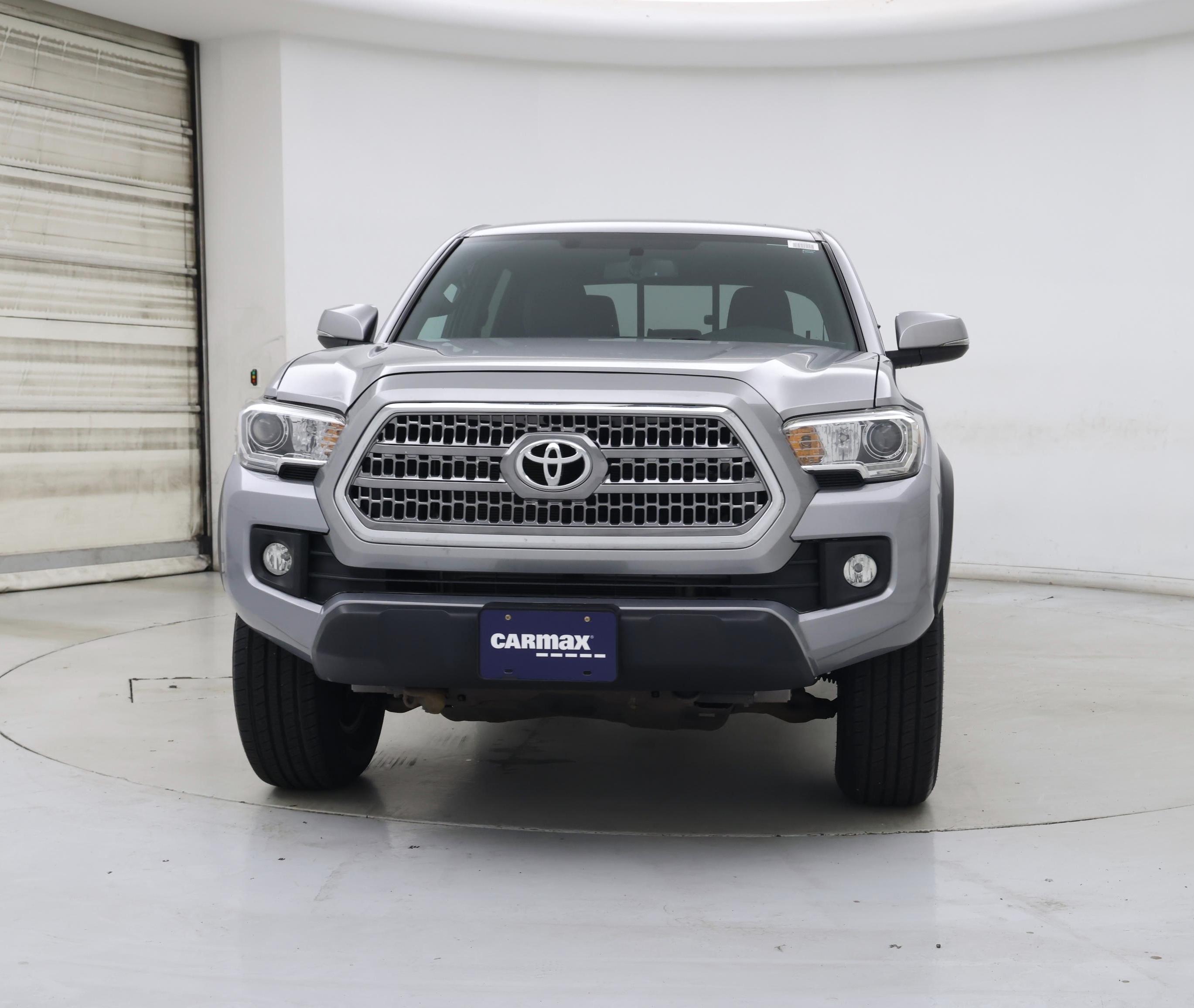 Thumbnail: 2016 Toyota Tacoma - 5