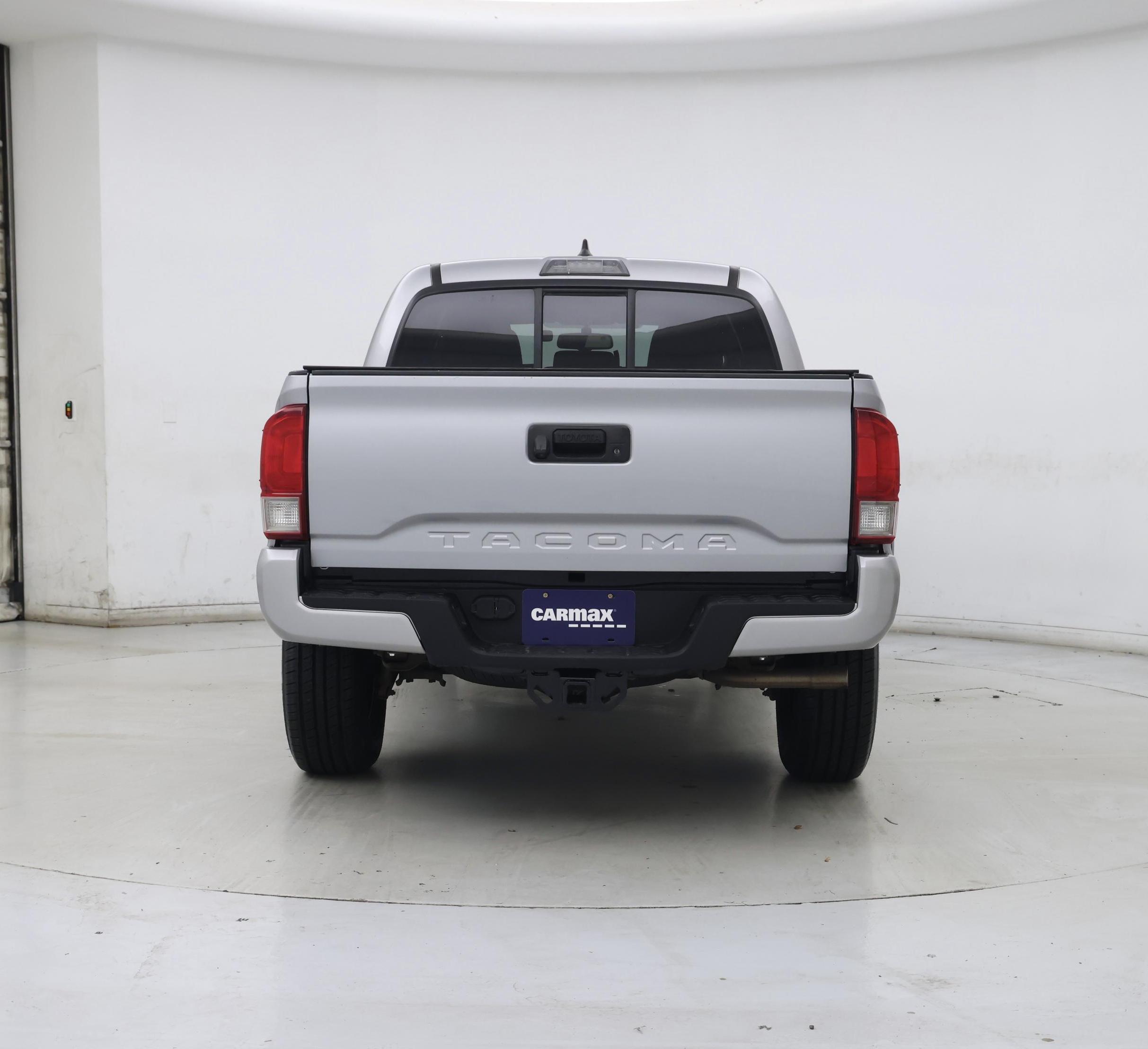 Thumbnail: 2016 Toyota Tacoma - 6