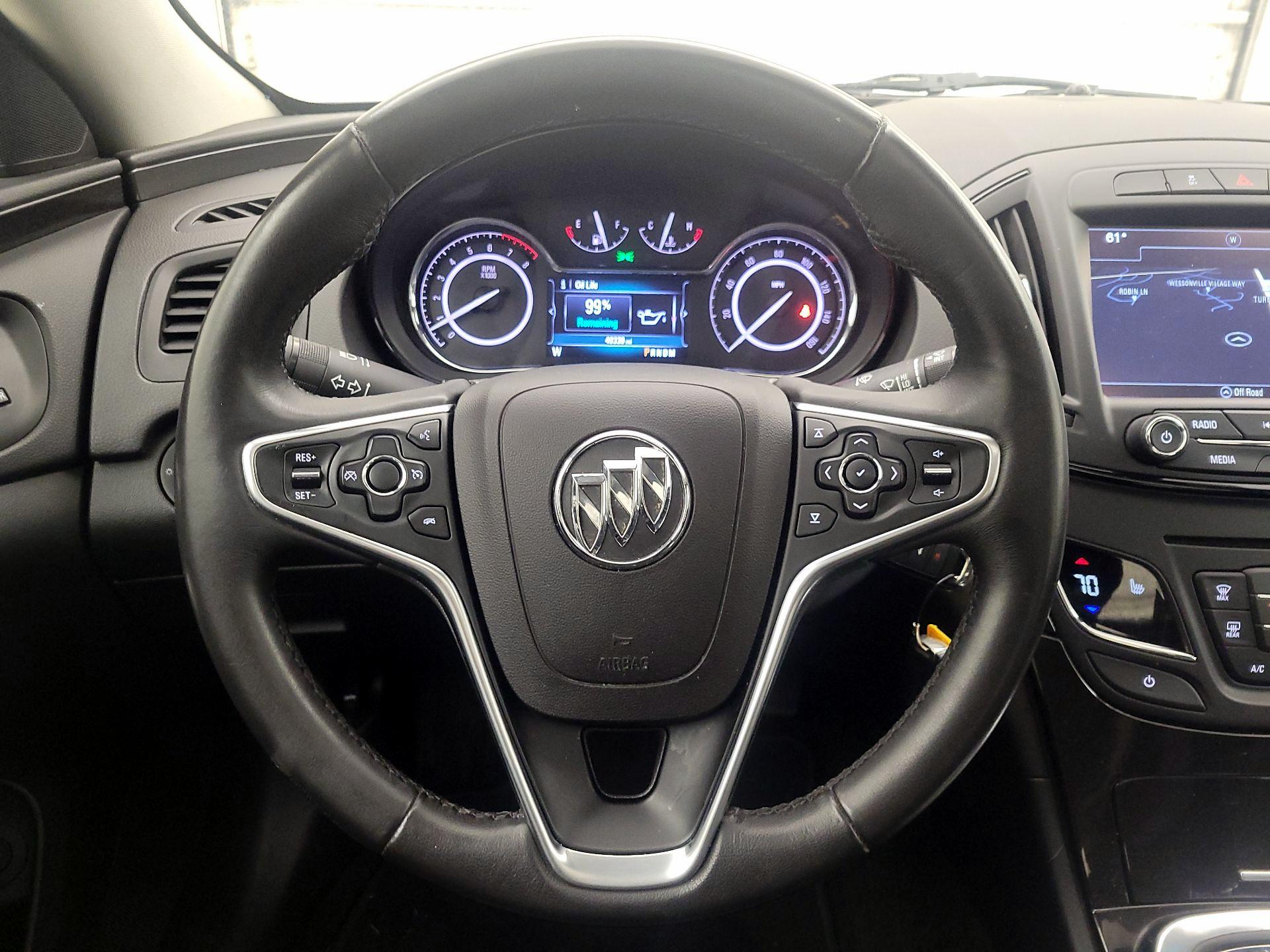 Thumbnail: 2017 Buick Regal - 10