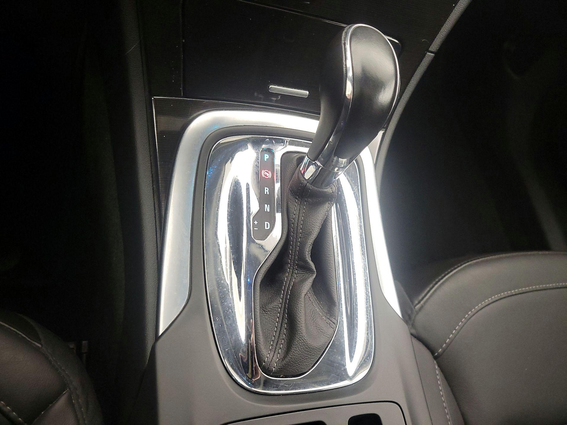 Thumbnail: 2017 Buick Regal - 18