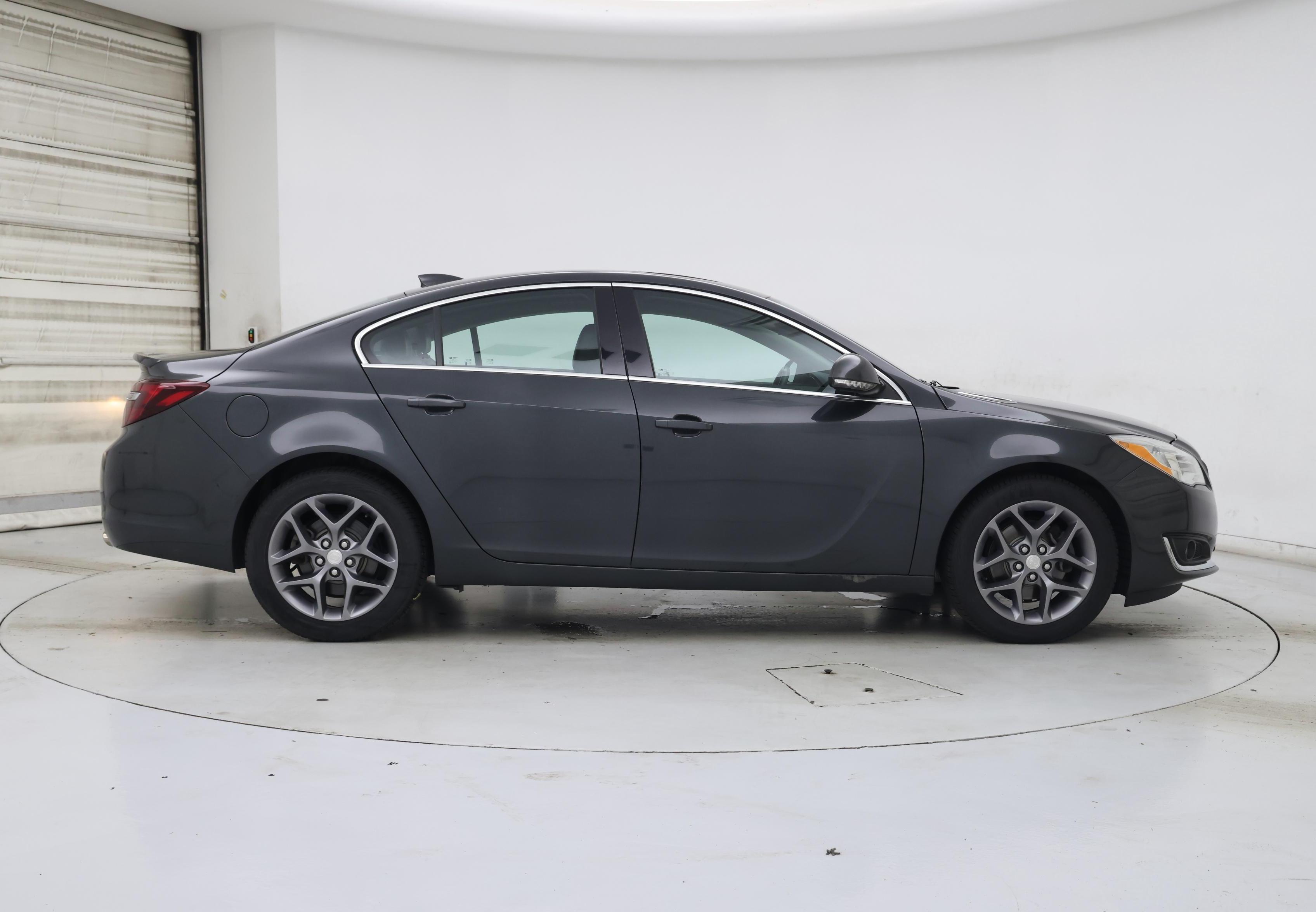 Thumbnail: 2017 Buick Regal - 7