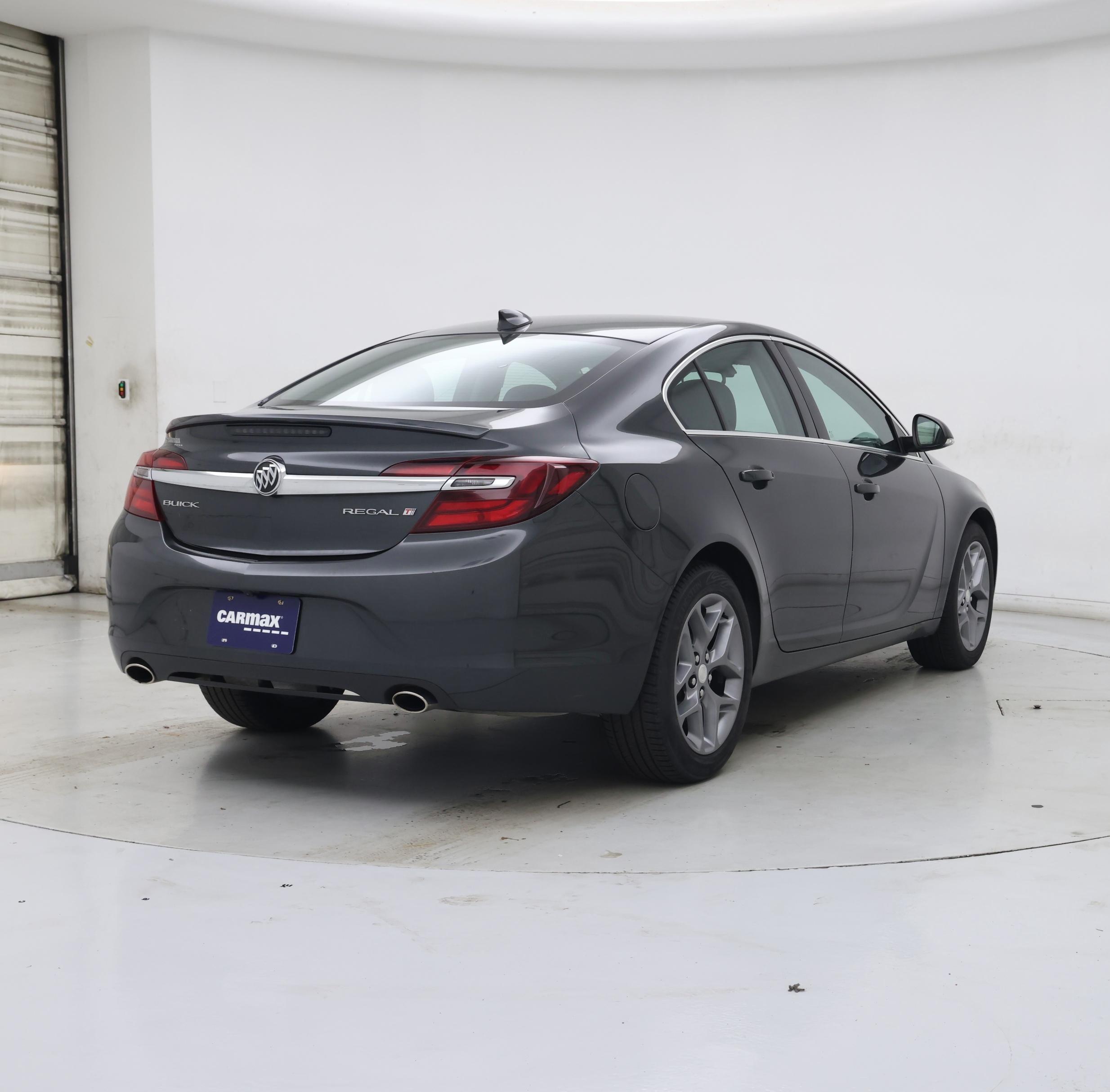 Thumbnail: 2017 Buick Regal - 8